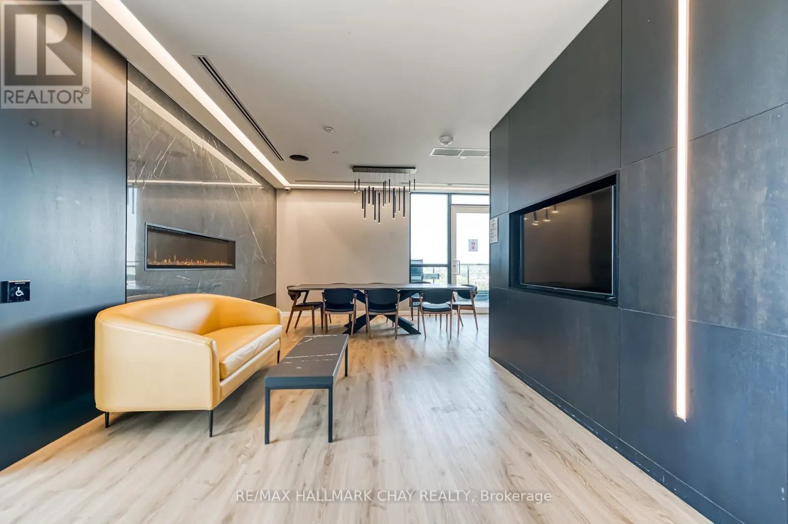 217 - 681 YONGE STREET N