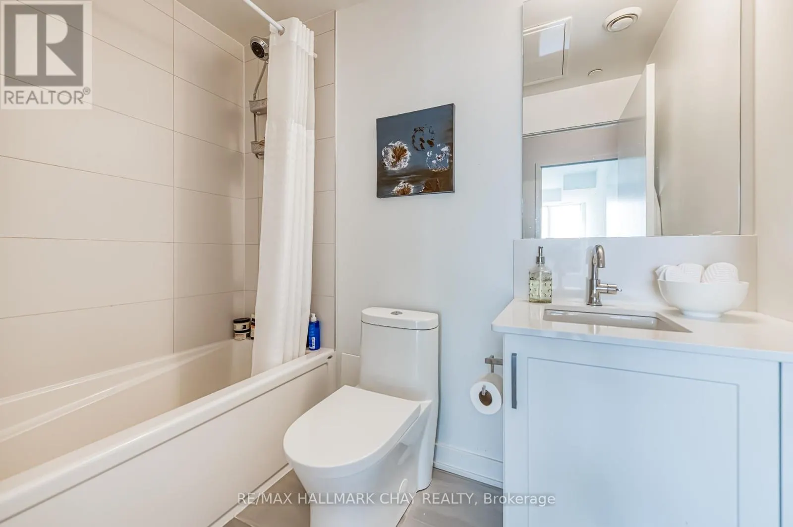 217 - 681 YONGE STREET N