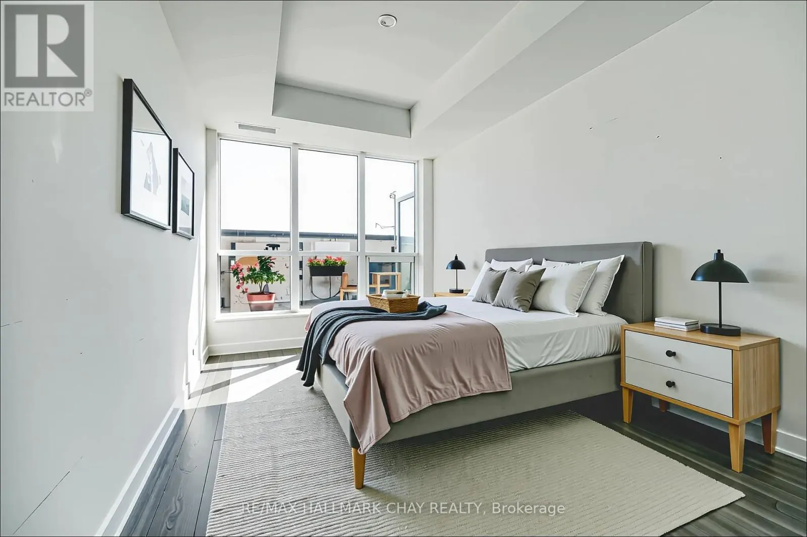 217 - 681 YONGE STREET N