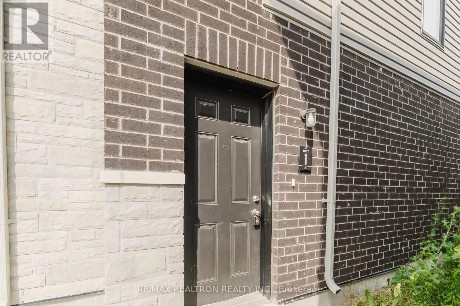 12 BANNISTER ROAD