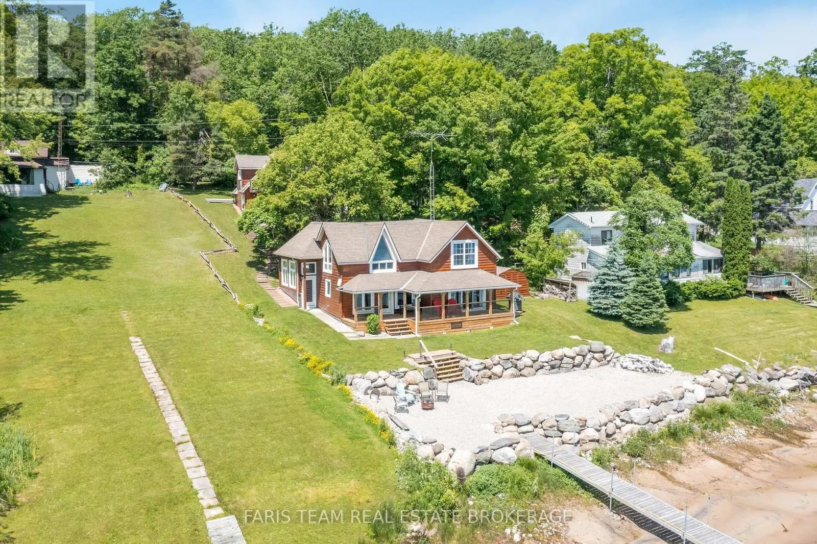 375 CHAMPLAIN ROAD