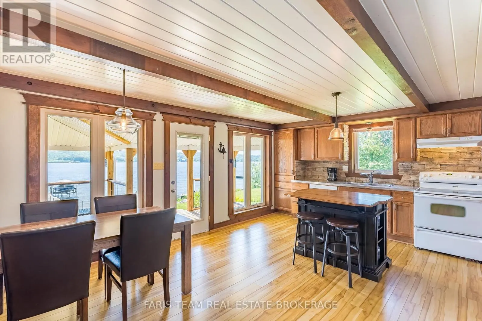 375 CHAMPLAIN ROAD
