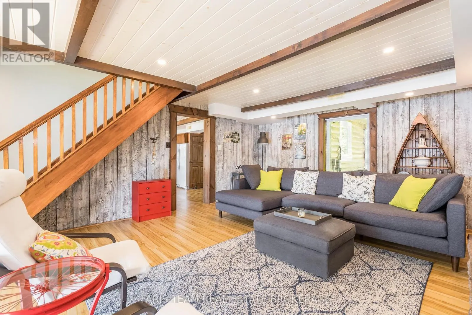 375 CHAMPLAIN ROAD