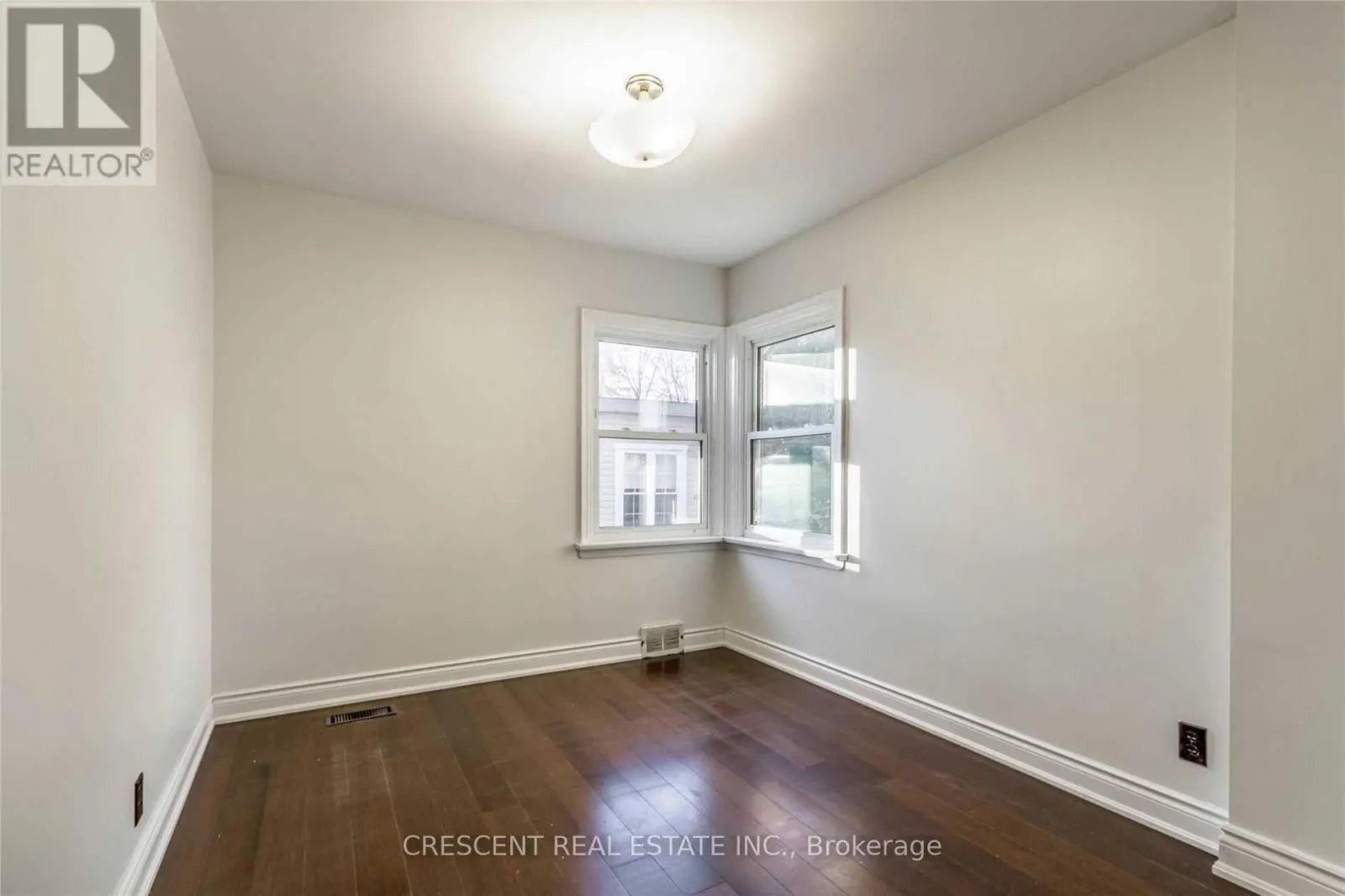 261 BARRIE ROAD