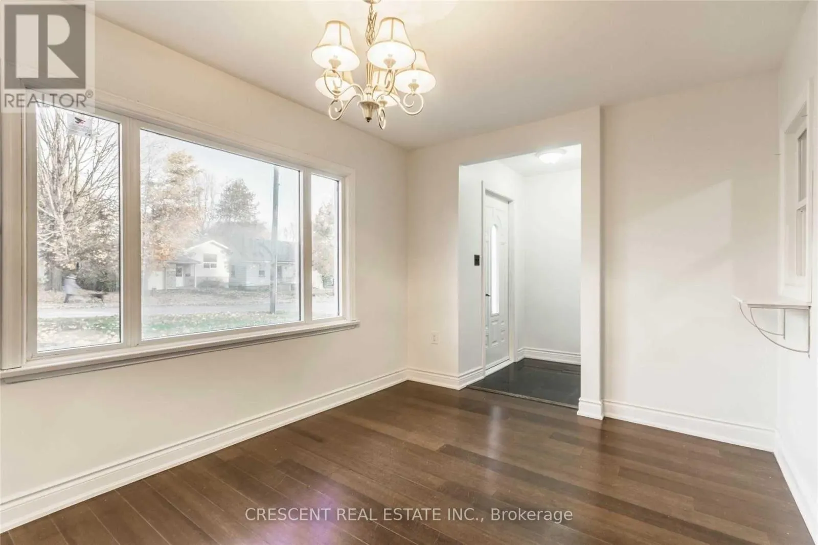 261 BARRIE ROAD