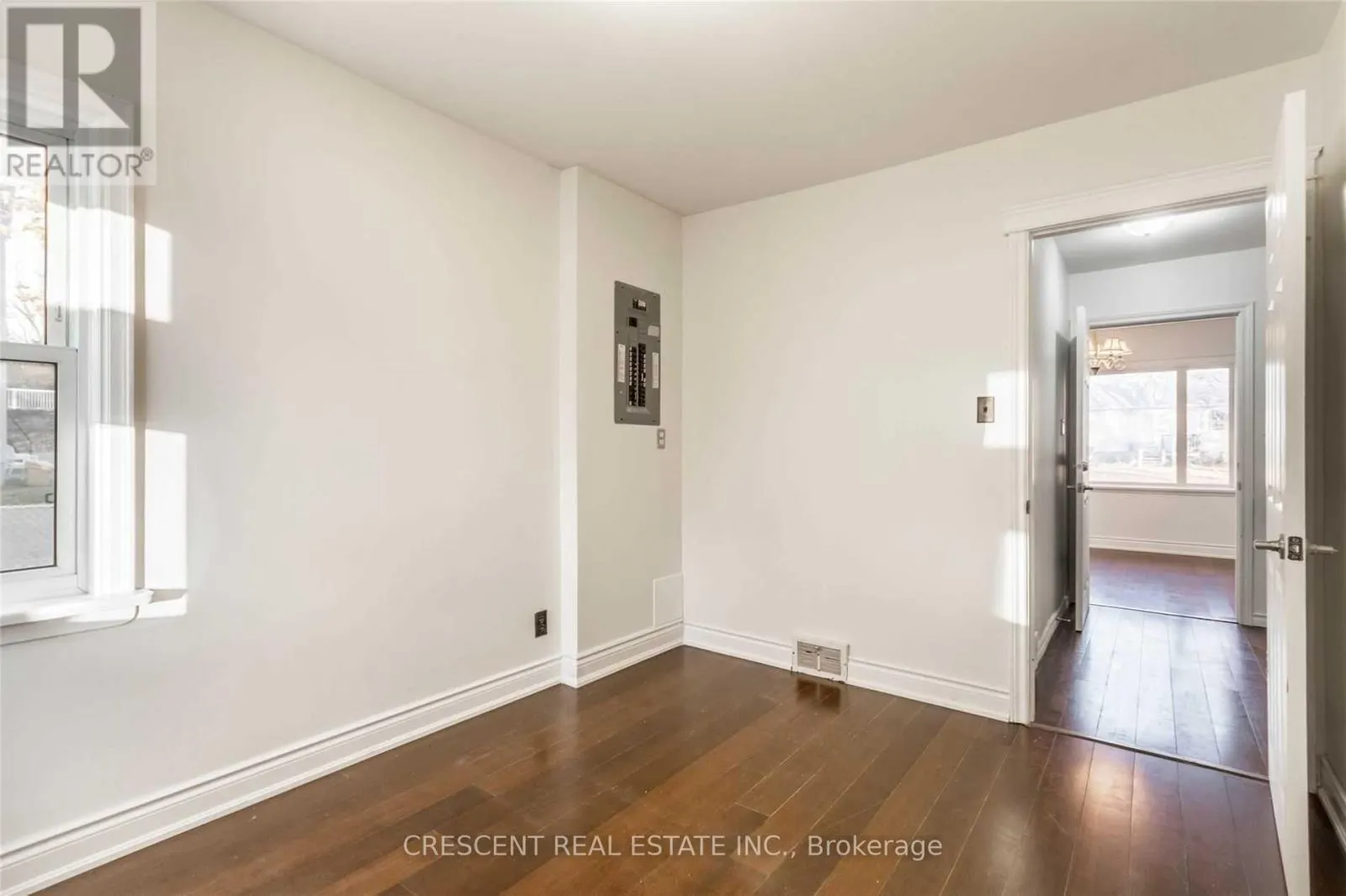 261 BARRIE ROAD