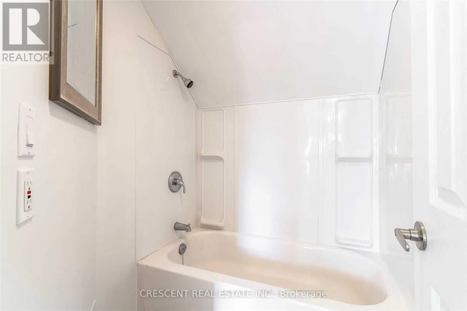 261 BARRIE ROAD