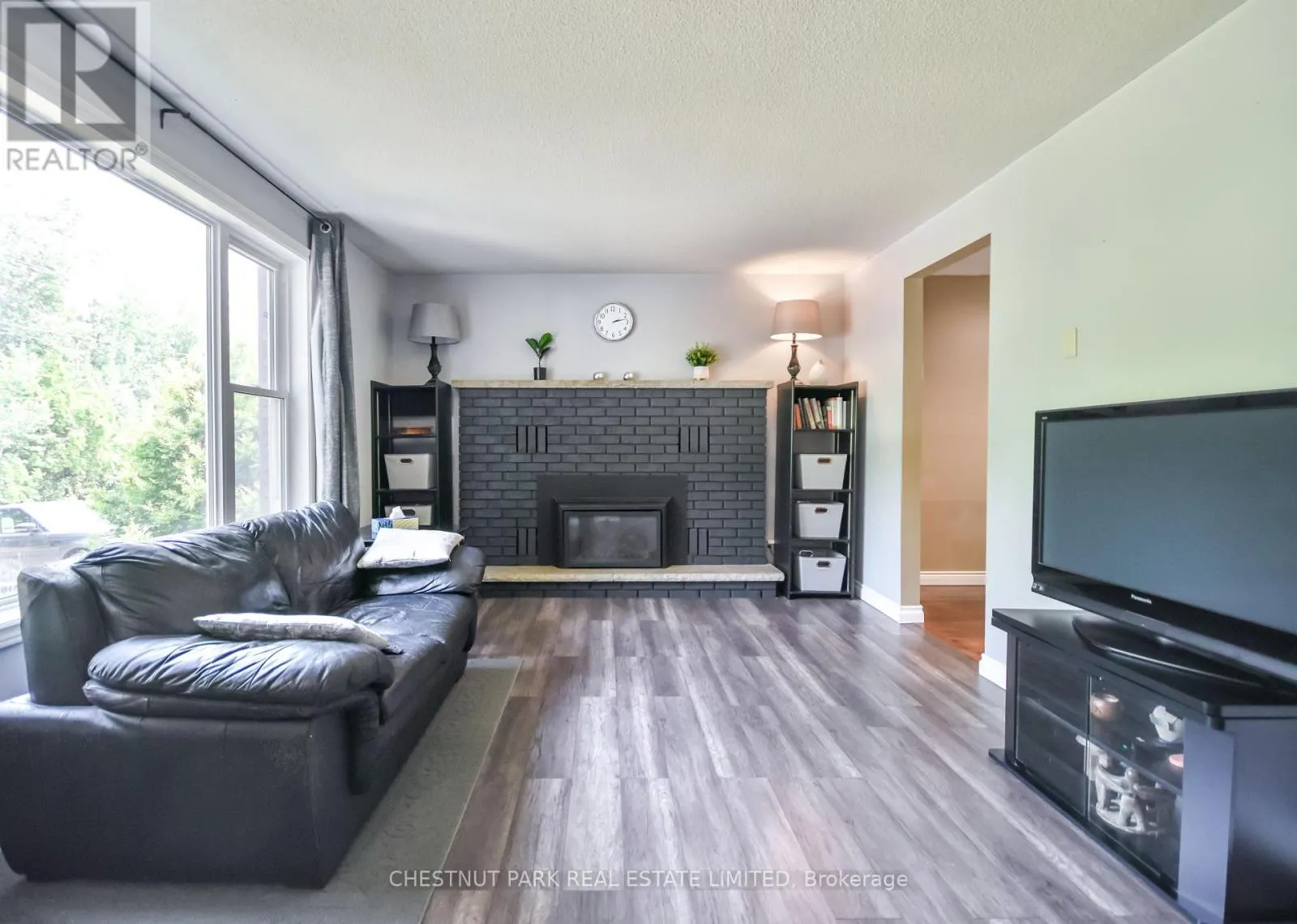 381 SUNDIAL DRIVE