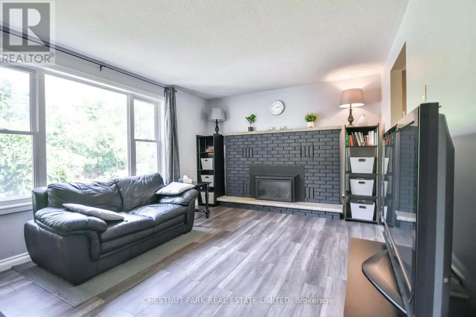 381 SUNDIAL DRIVE