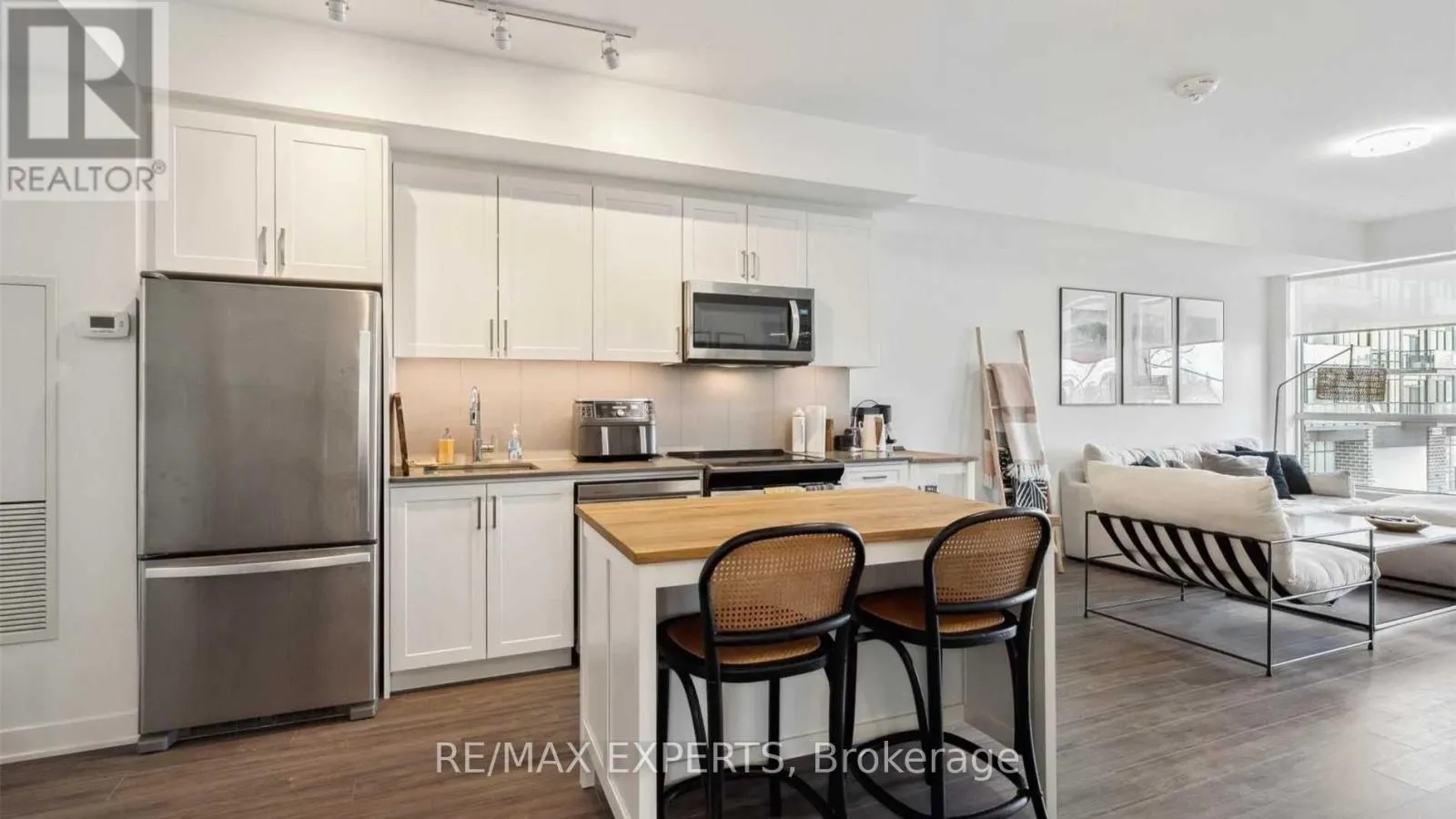 204 - 681 YONGE STREET