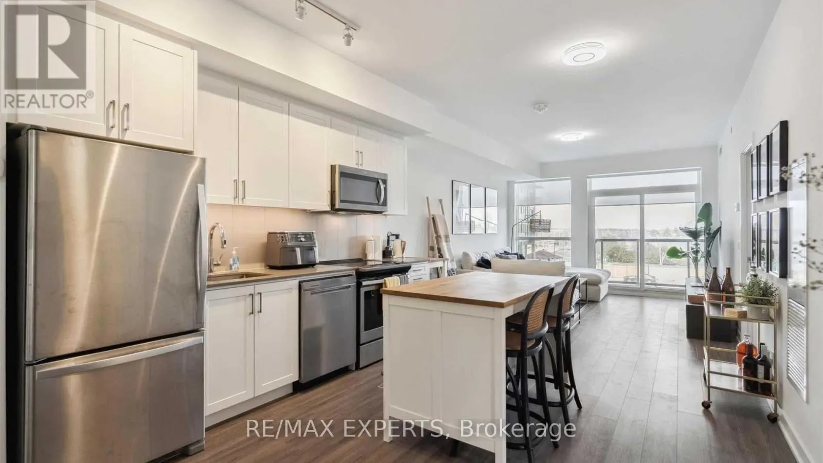 204 - 681 YONGE STREET