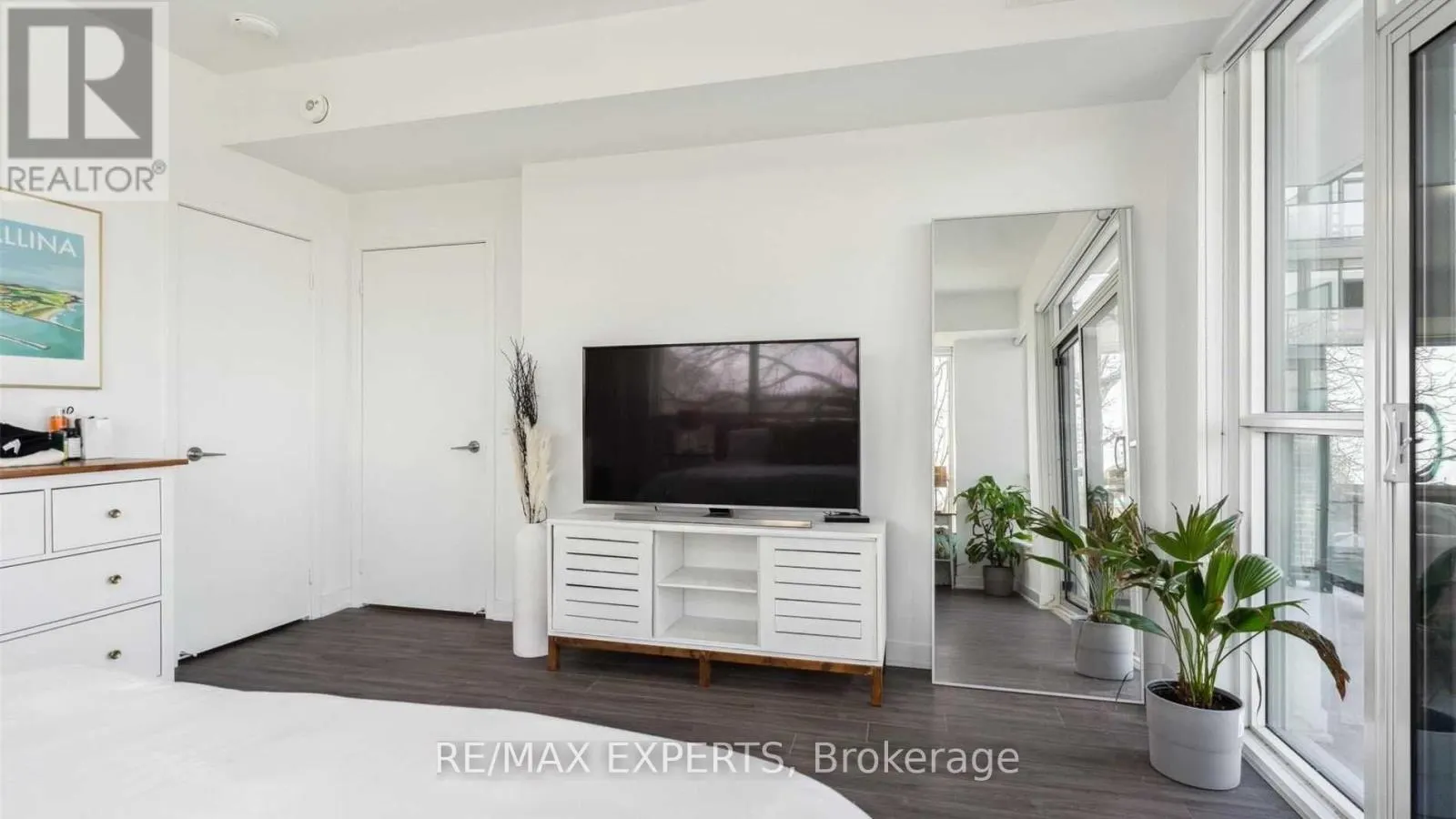204 - 681 YONGE STREET