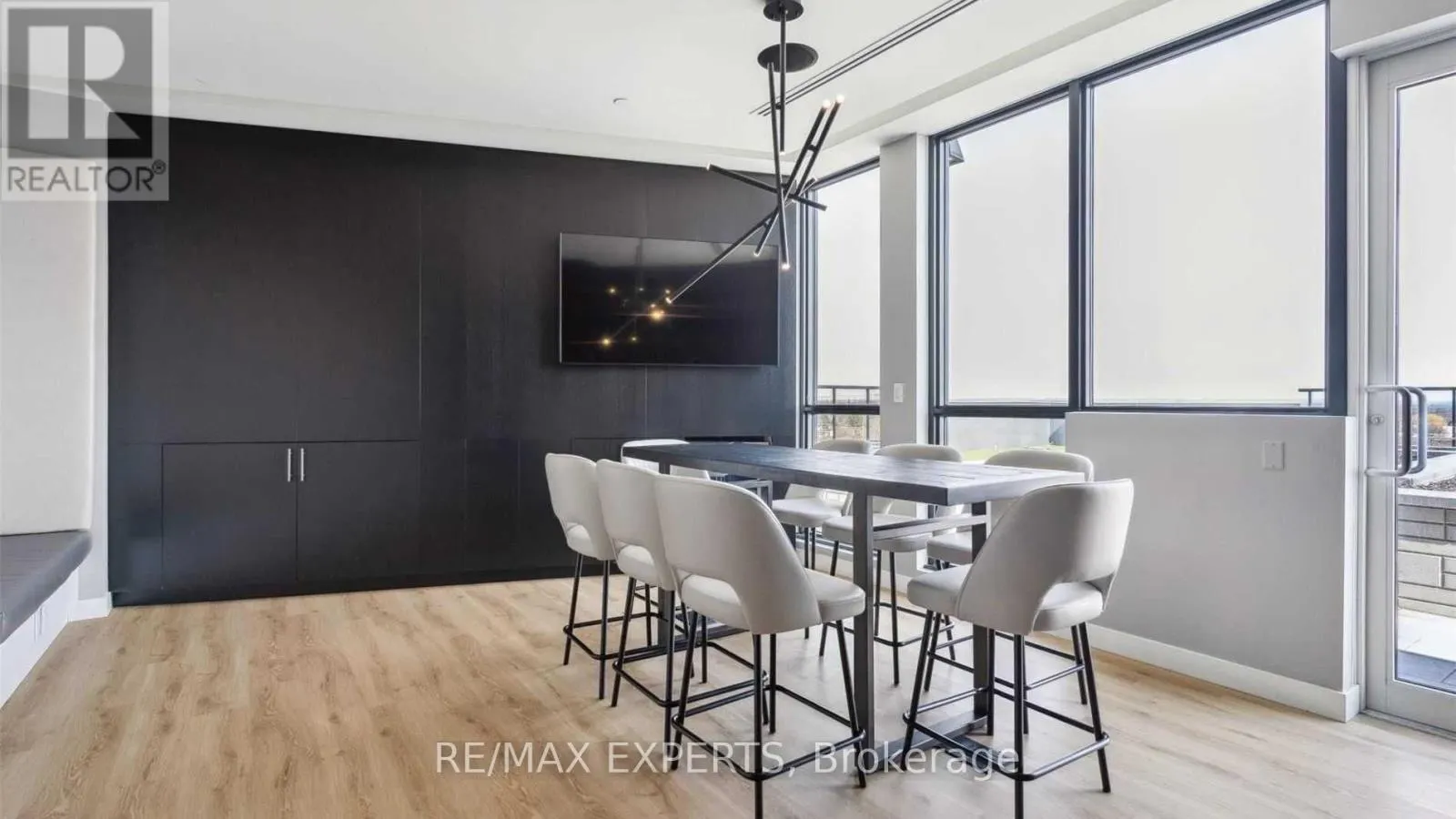 204 - 681 YONGE STREET