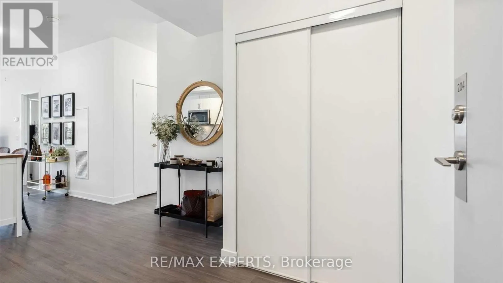204 - 681 YONGE STREET