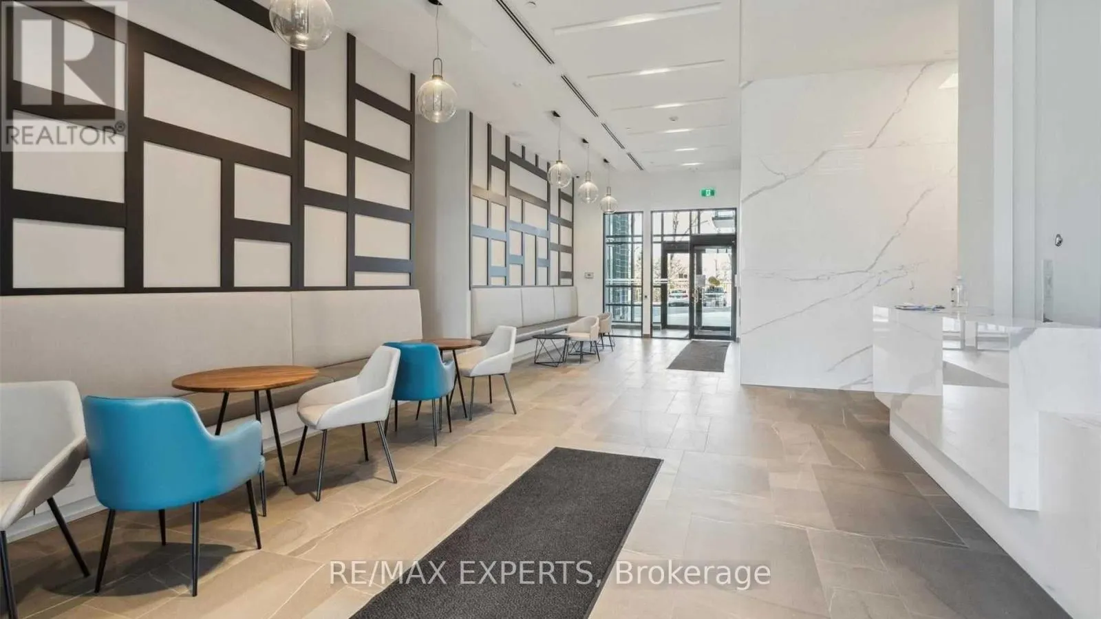 204 - 681 YONGE STREET