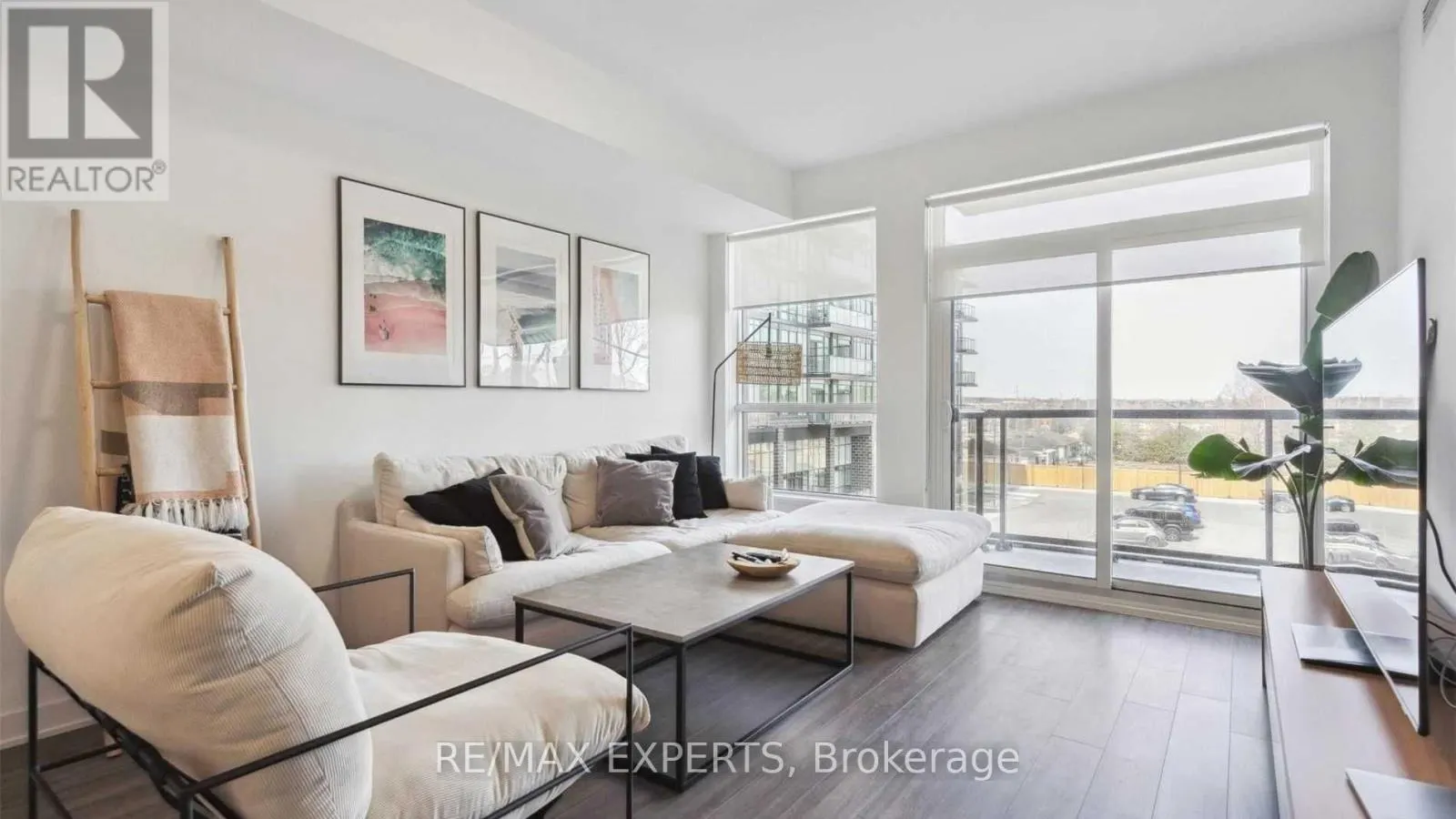 204 - 681 YONGE STREET