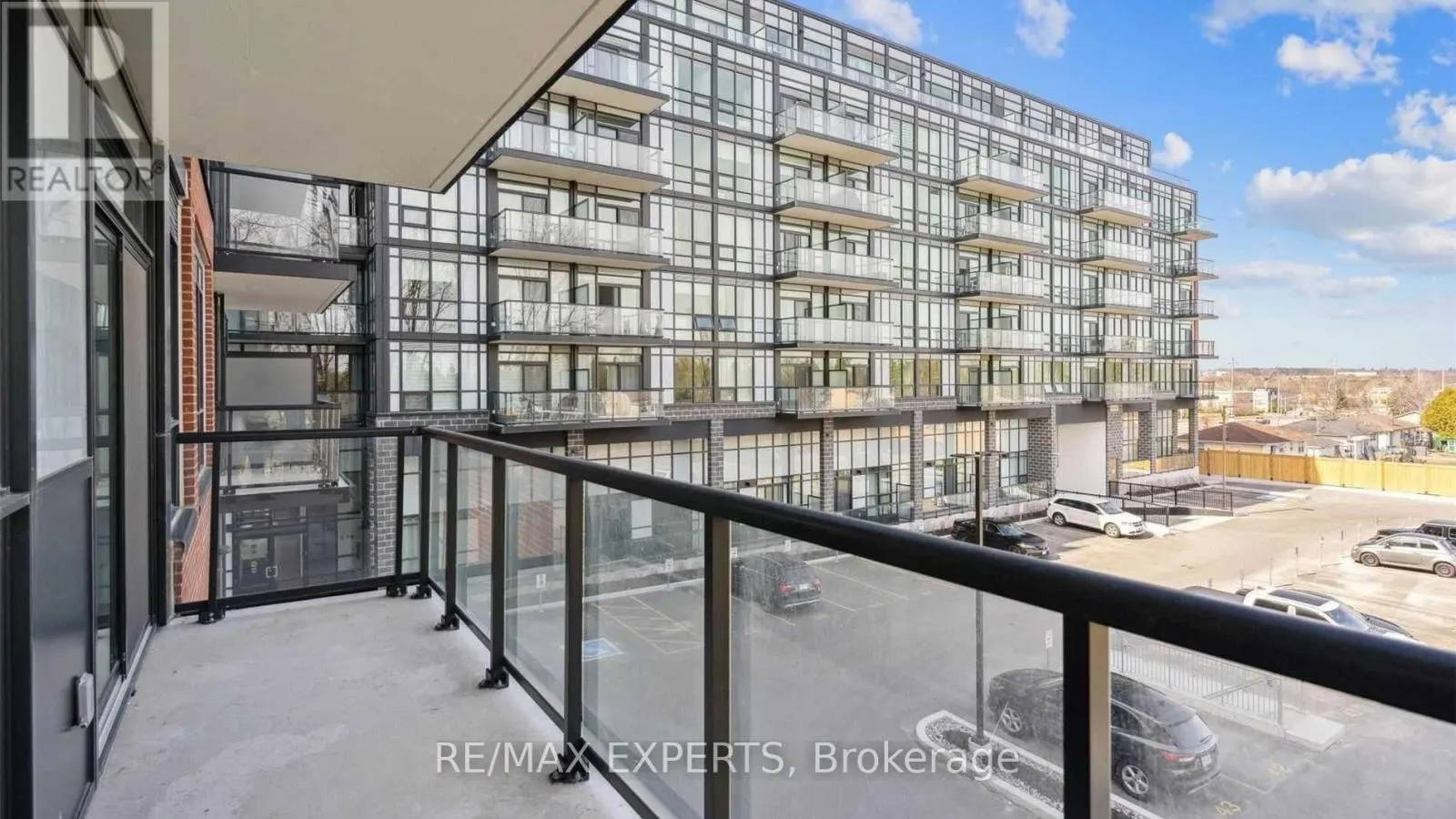 204 - 681 YONGE STREET