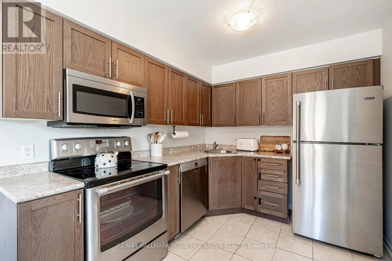 7 - 25 MADELAINE DRIVE