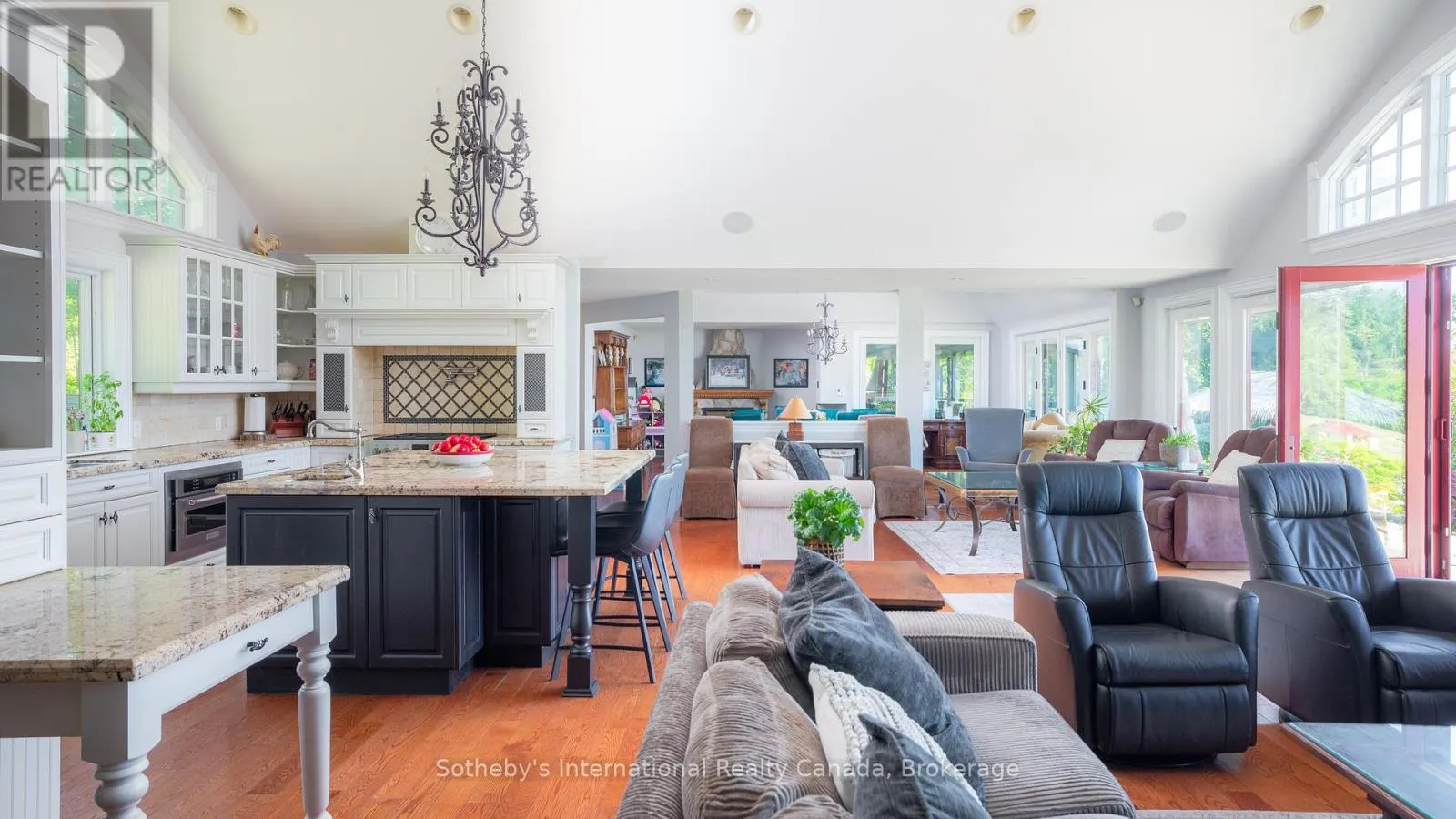2533 RIDGE ROAD W