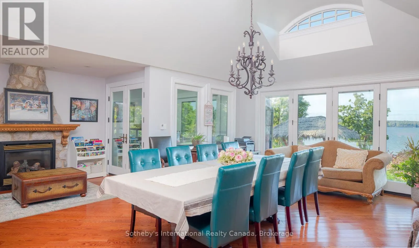 2533 RIDGE ROAD W