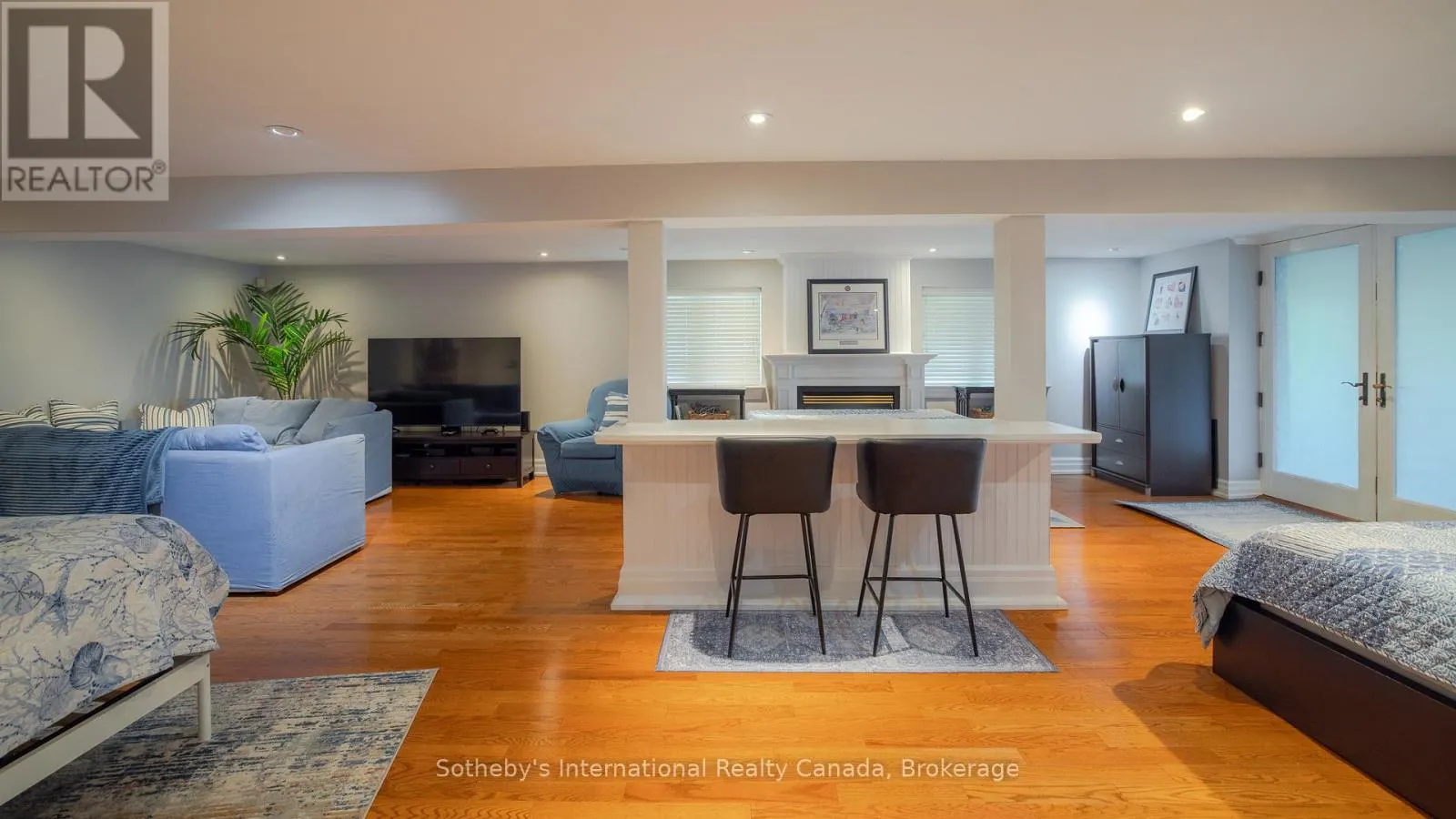 2533 RIDGE ROAD W