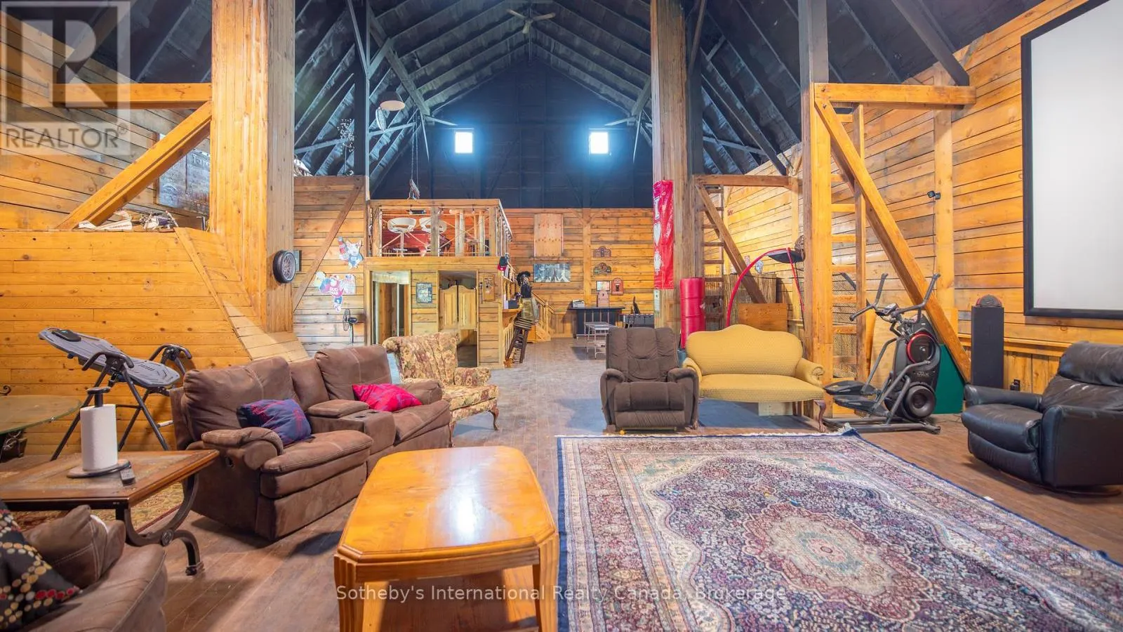 2533 RIDGE ROAD W