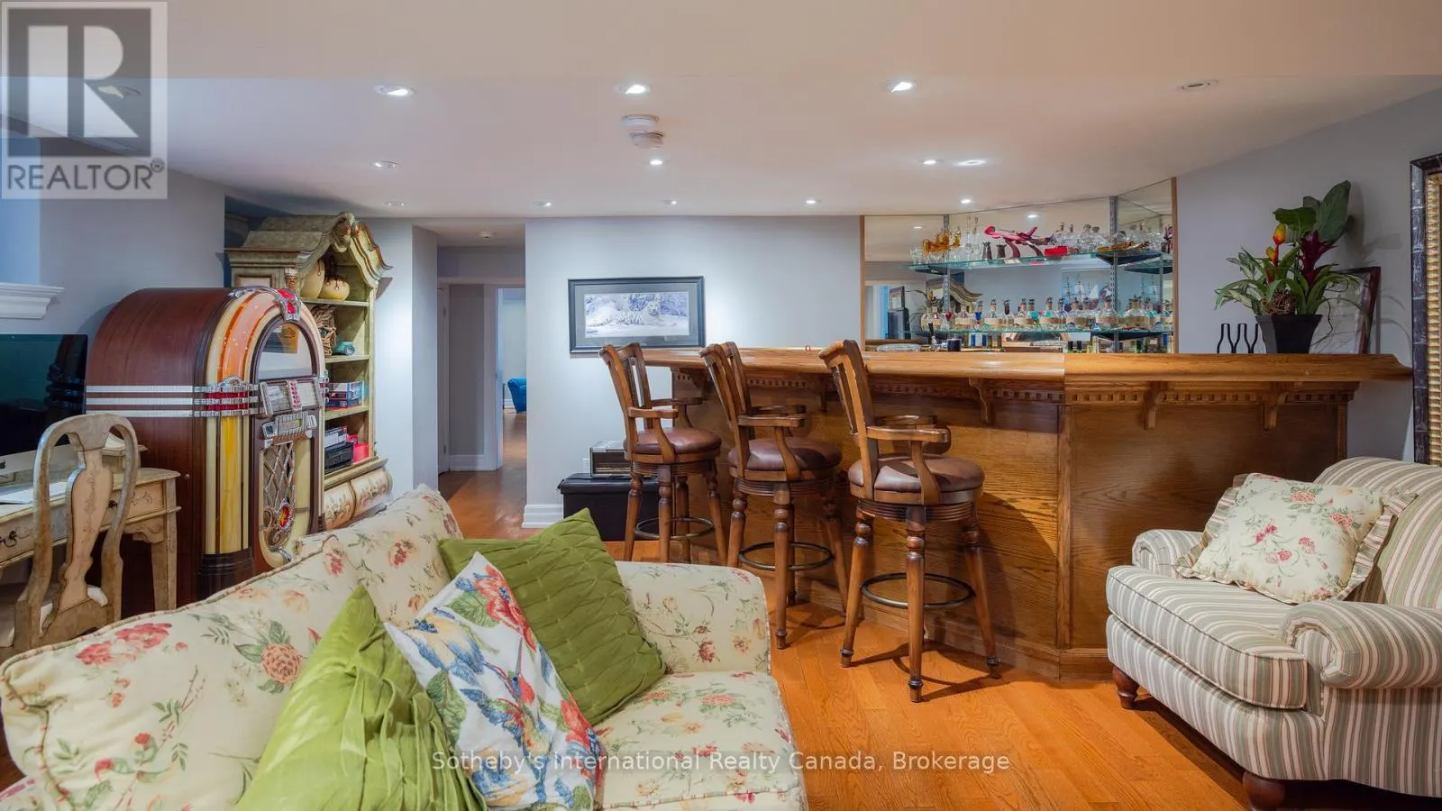 2533 RIDGE ROAD W