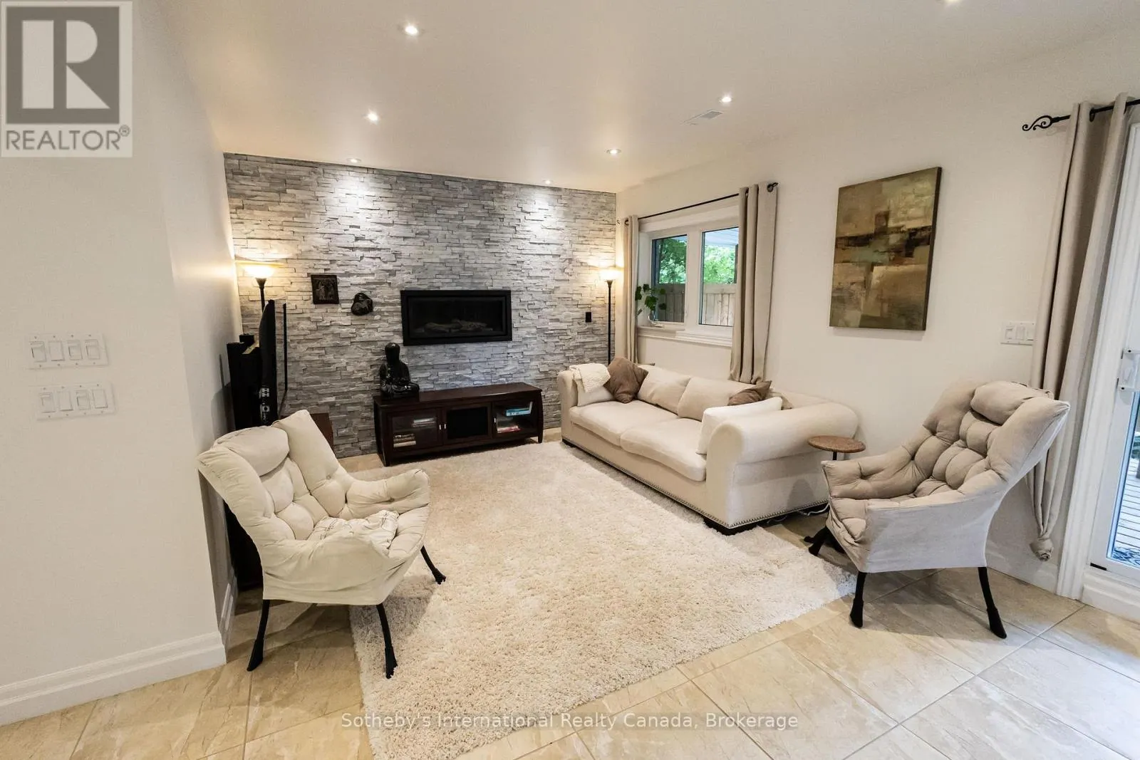 2 - 17 MAIR MILLS DRIVE, #2