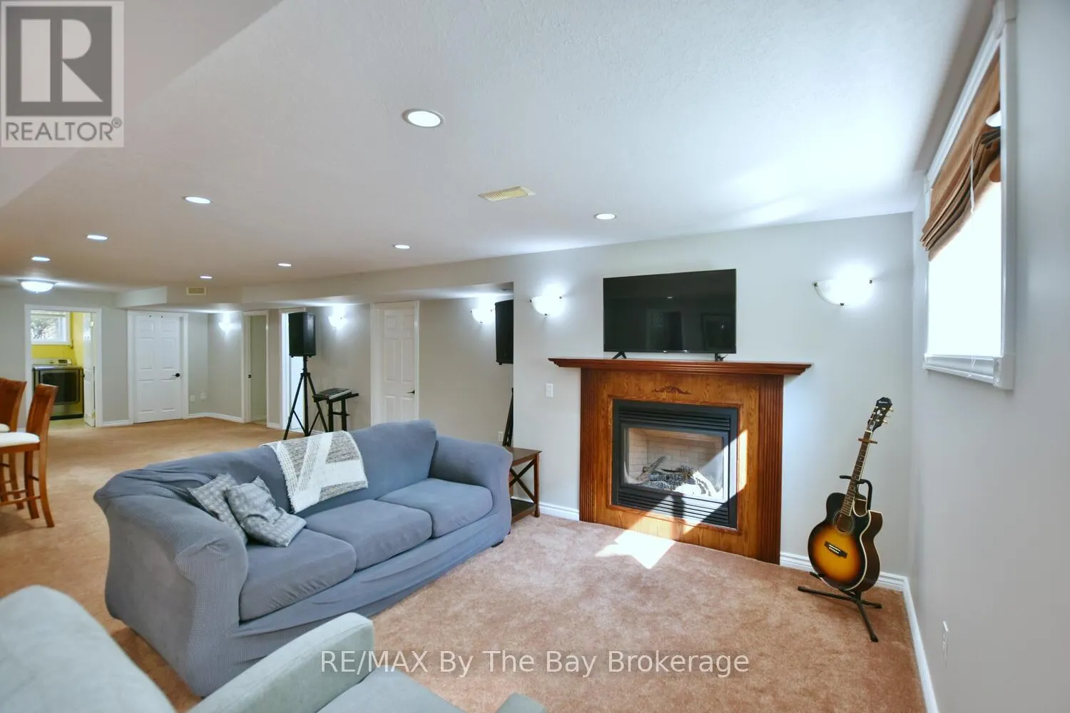 424 RAMBLEWOOD DRIVE