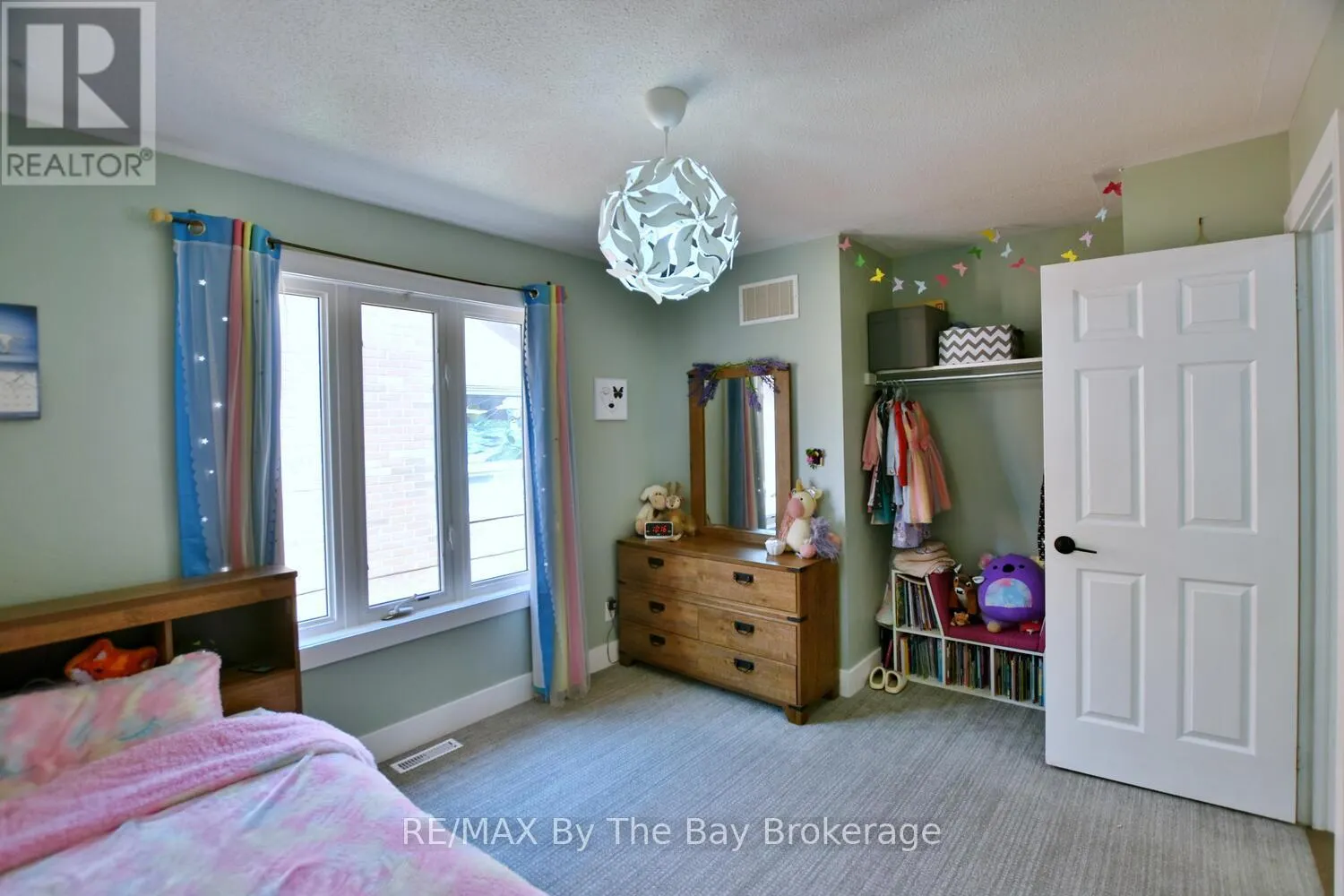 424 RAMBLEWOOD DRIVE