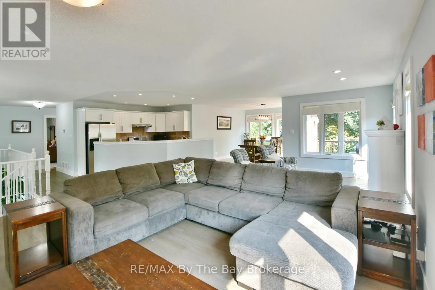 424 RAMBLEWOOD DRIVE