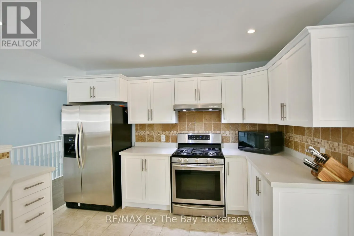 424 RAMBLEWOOD DRIVE