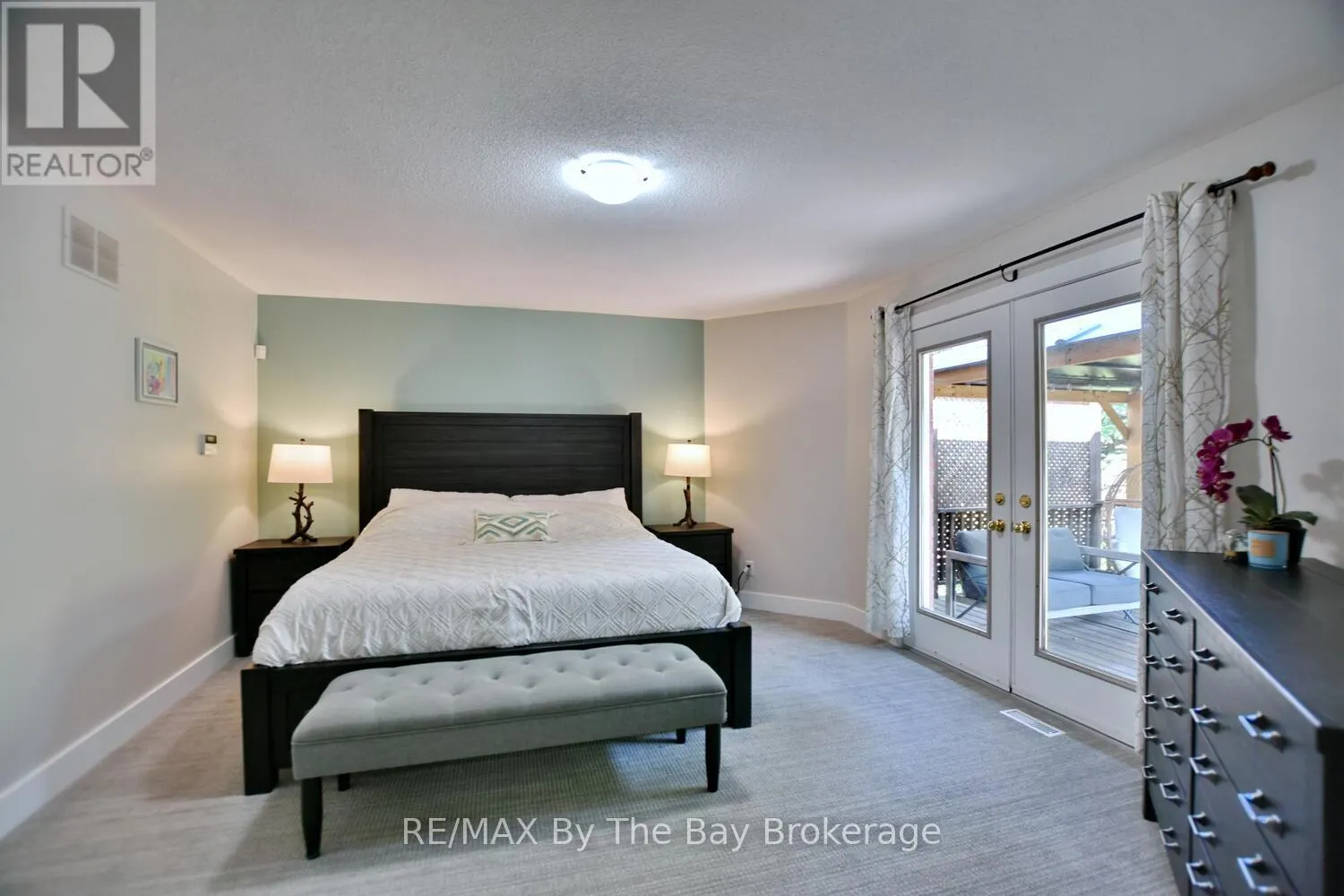 424 RAMBLEWOOD DRIVE