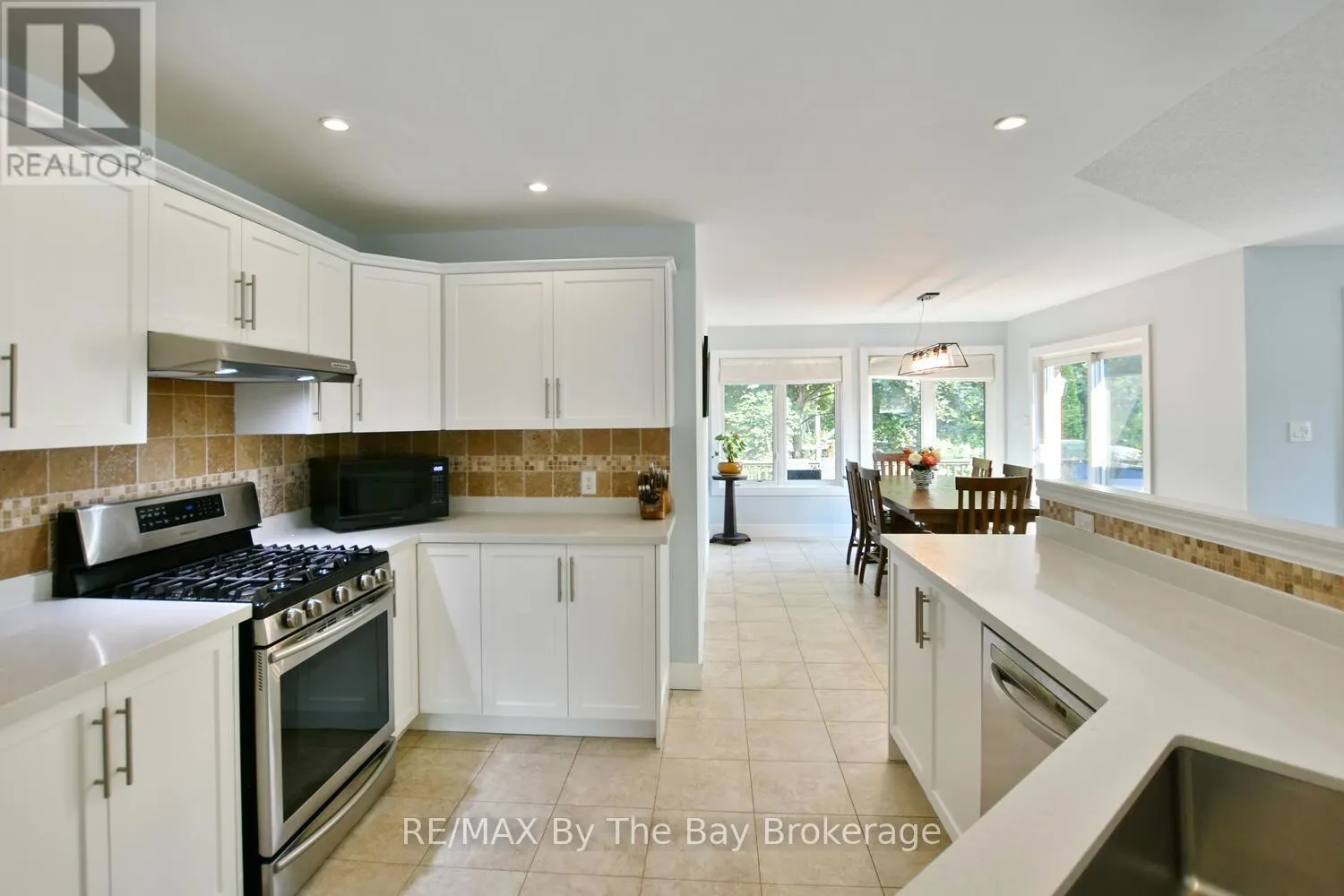 424 RAMBLEWOOD DRIVE