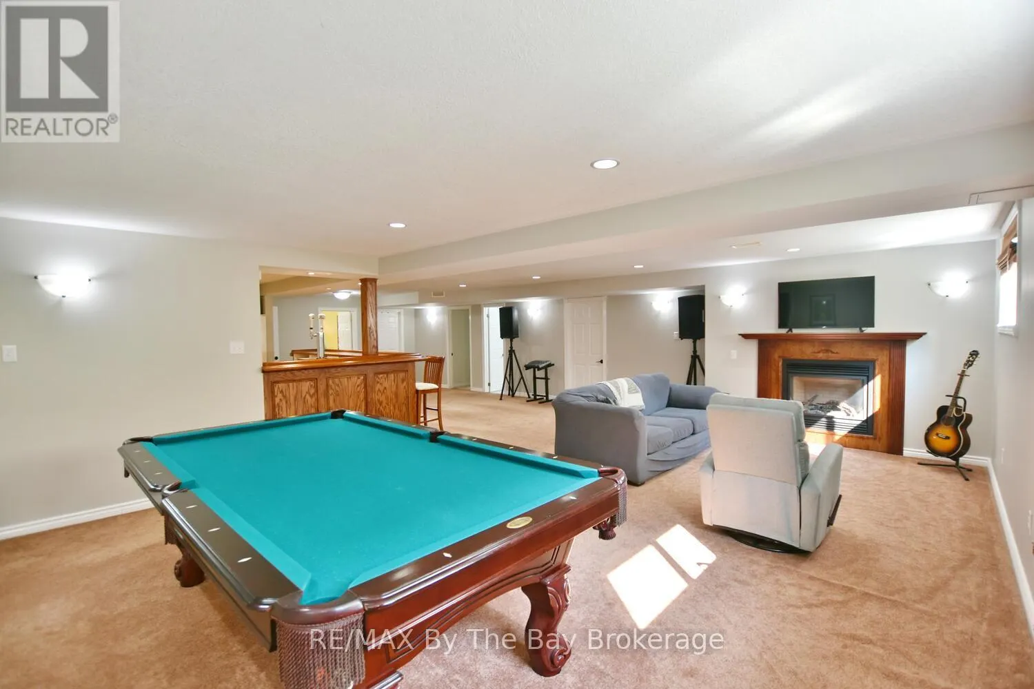 424 RAMBLEWOOD DRIVE