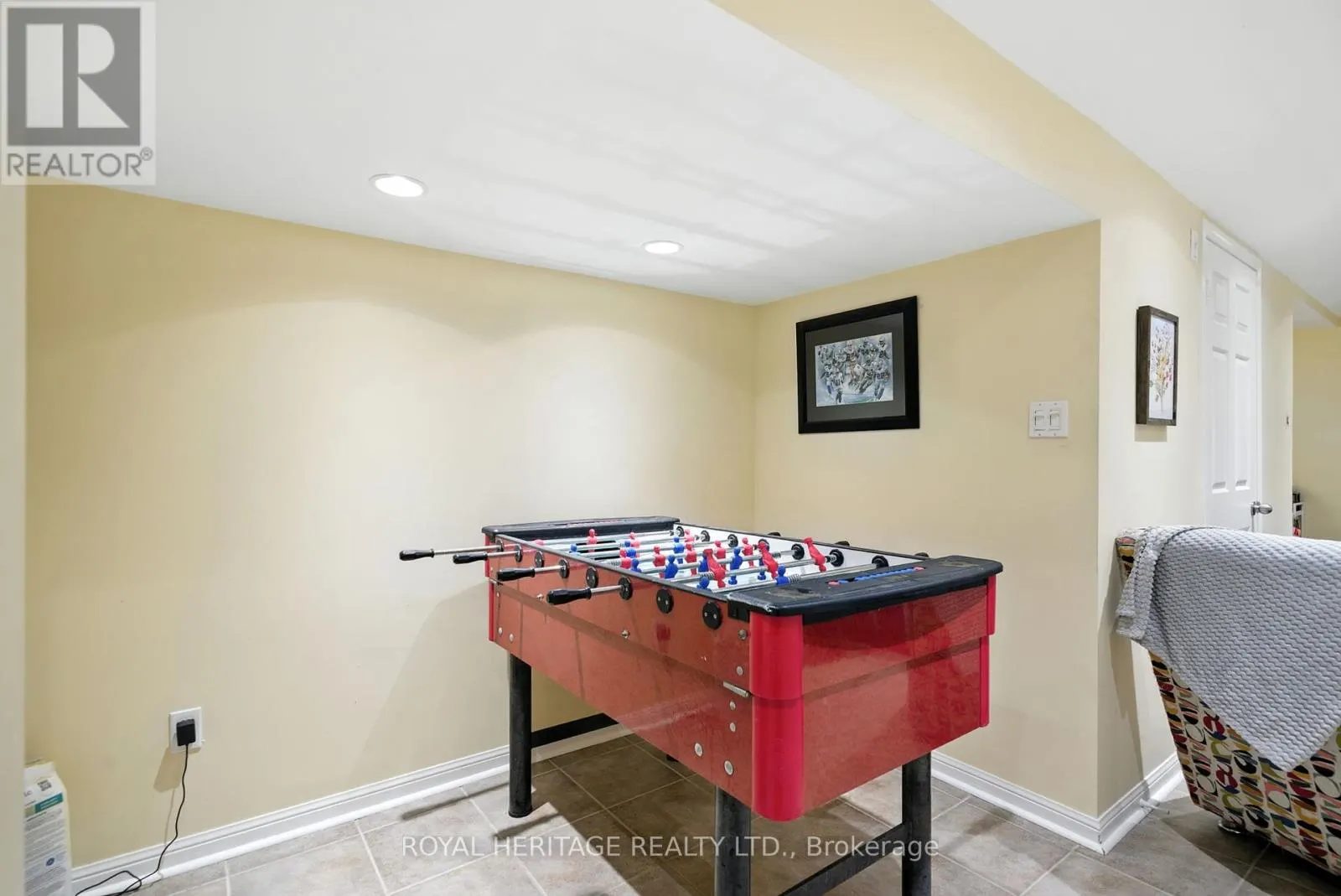 337 FERNDALE DRIVE S