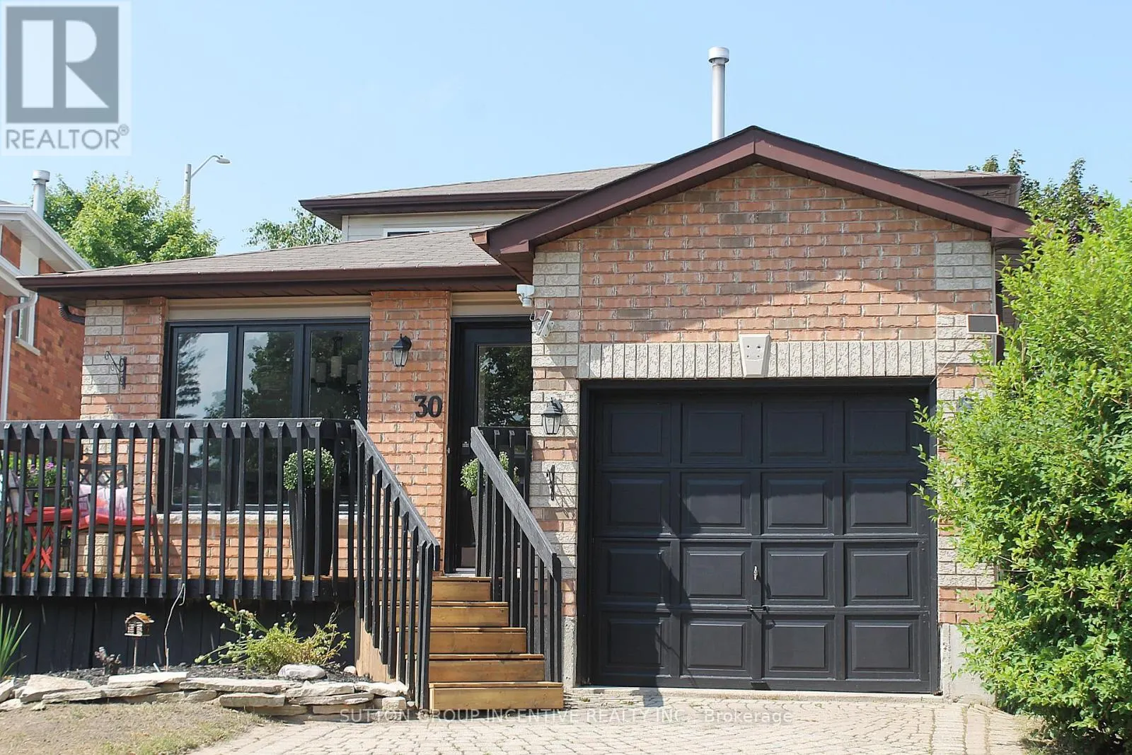 30 ASSINIBOINE DRIVE