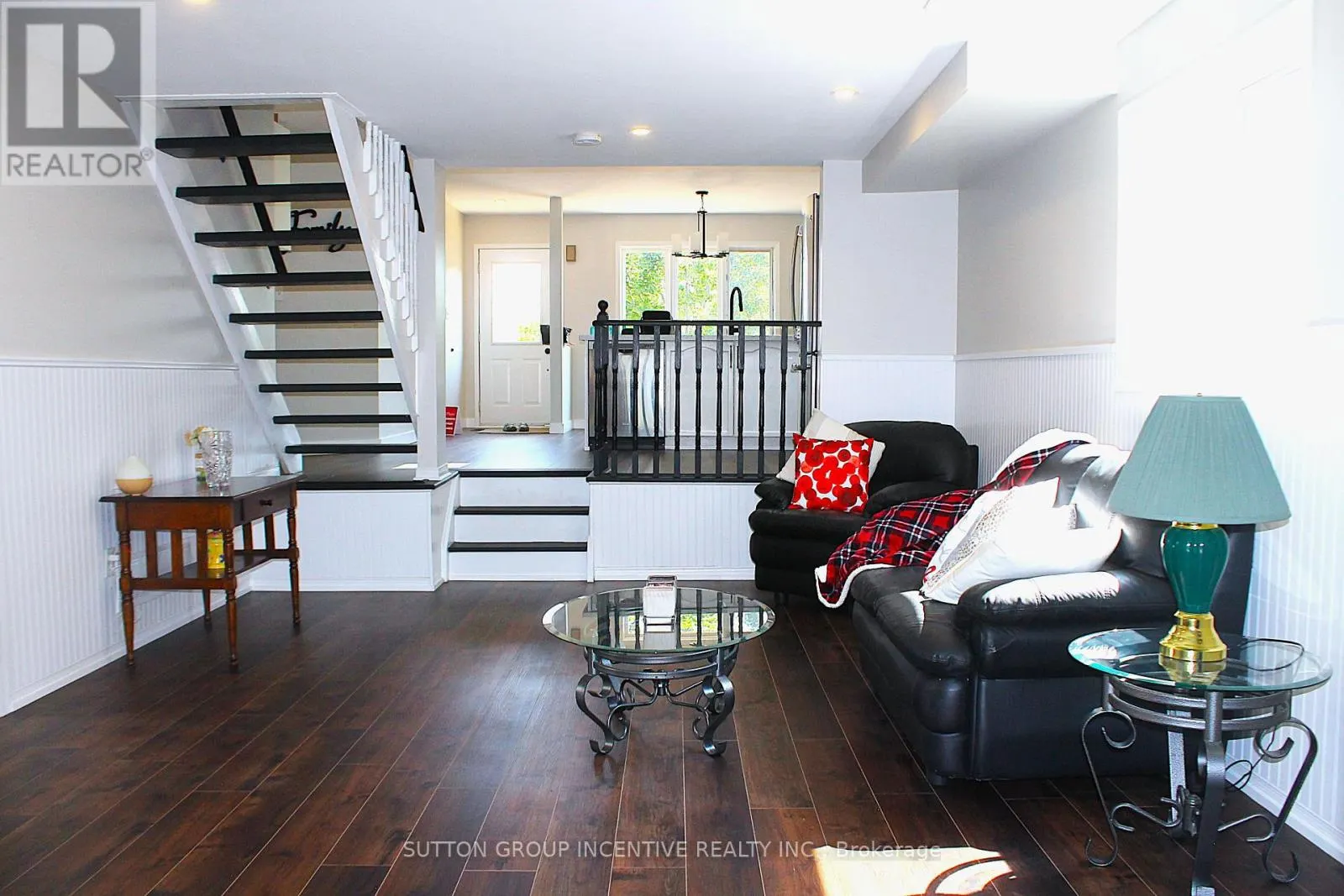 30 ASSINIBOINE DRIVE