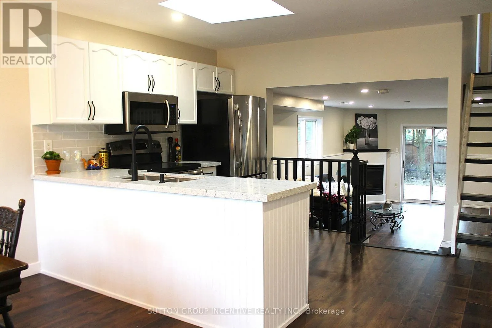 30 ASSINIBOINE DRIVE