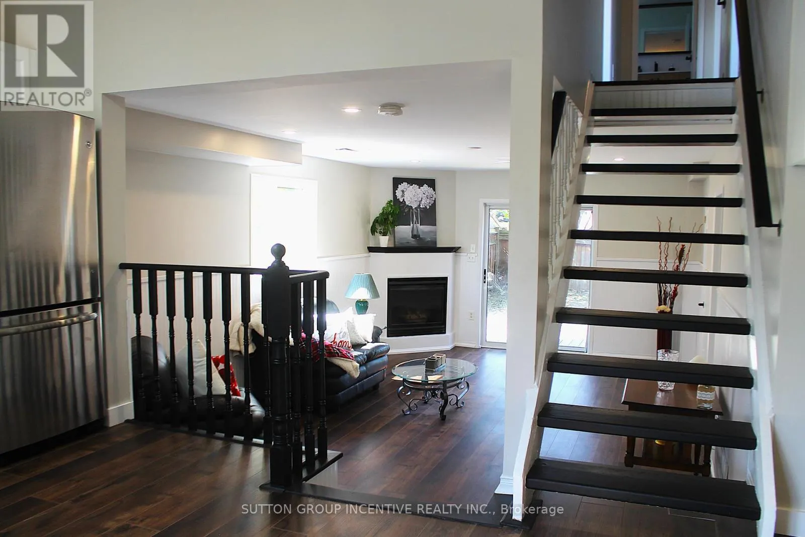 30 ASSINIBOINE DRIVE