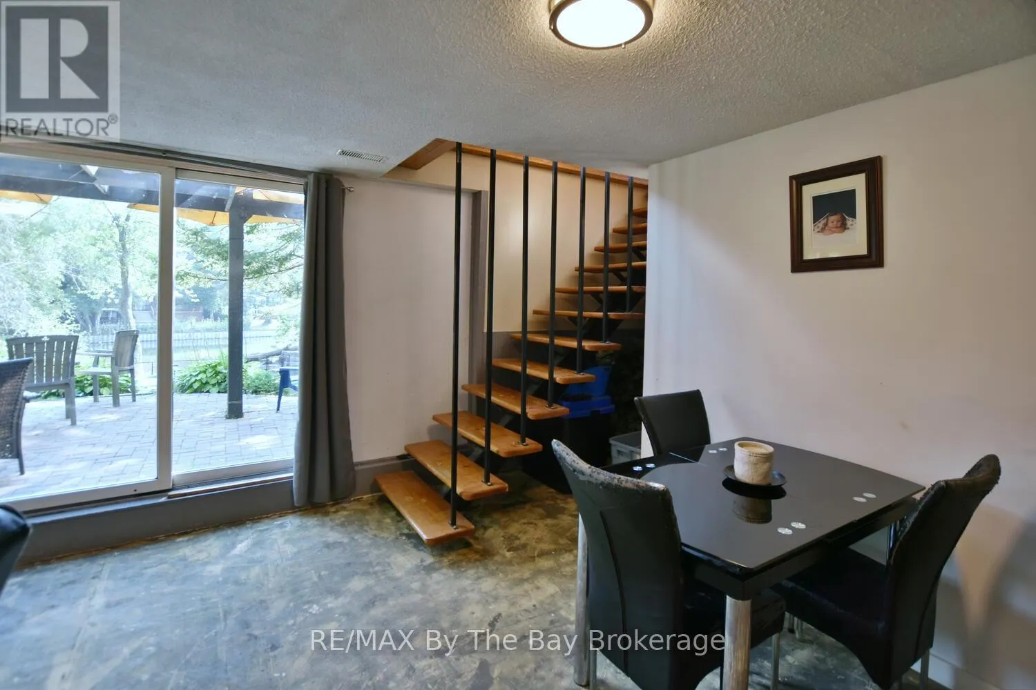103 SUNNIDALE ROAD S