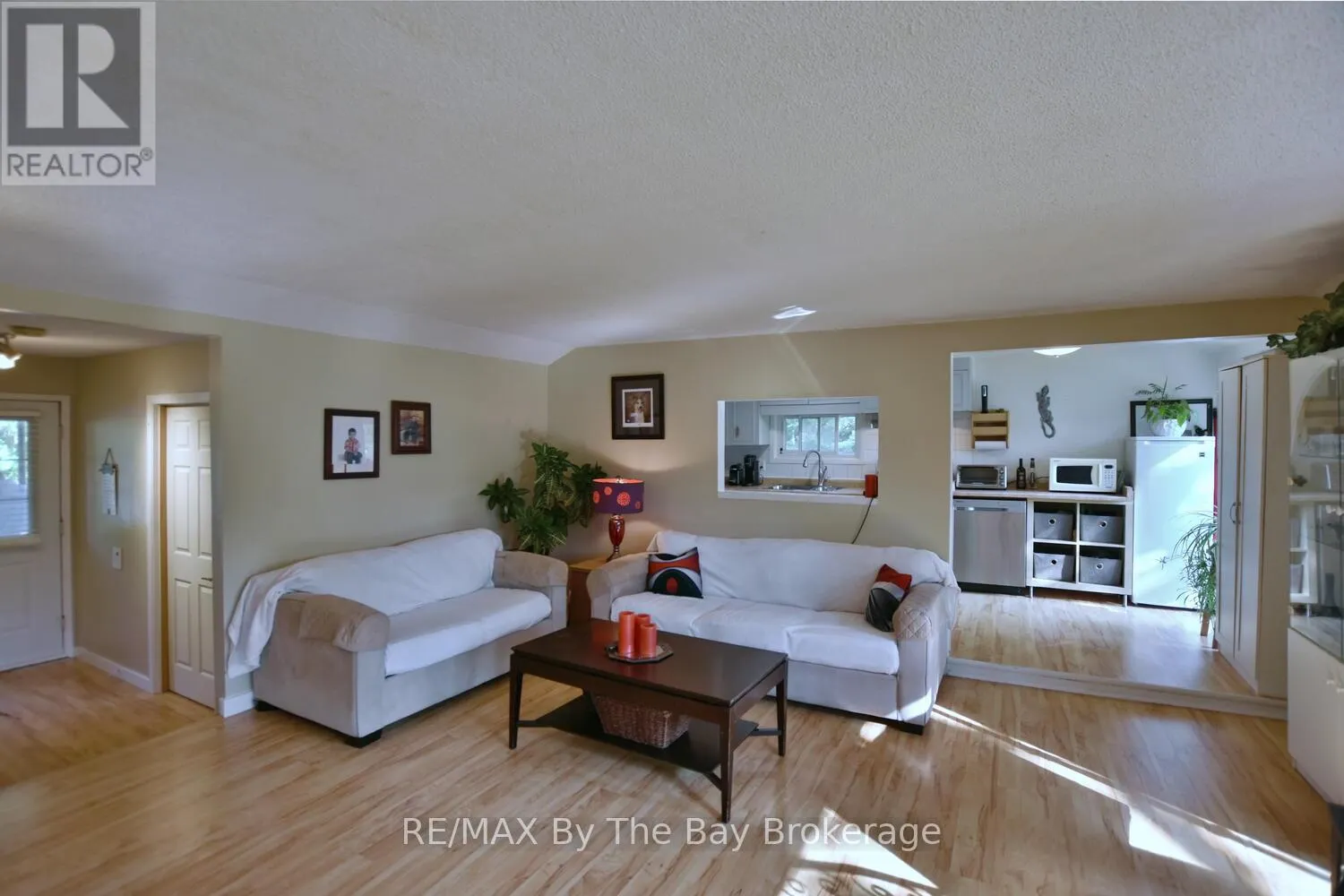 103 SUNNIDALE ROAD S