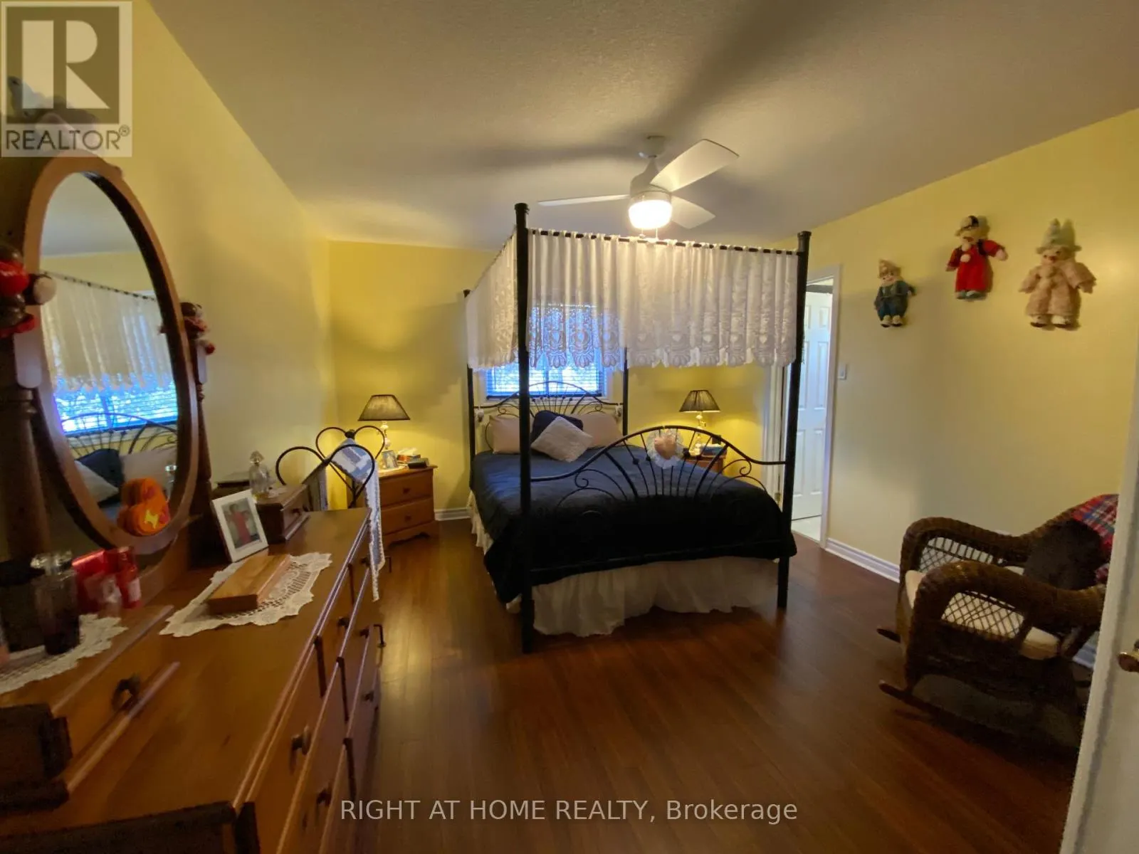 4 CAMPBELL AVENUE