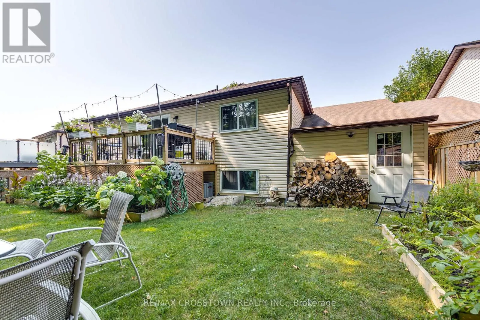 13 HARBOUR CRESCENT