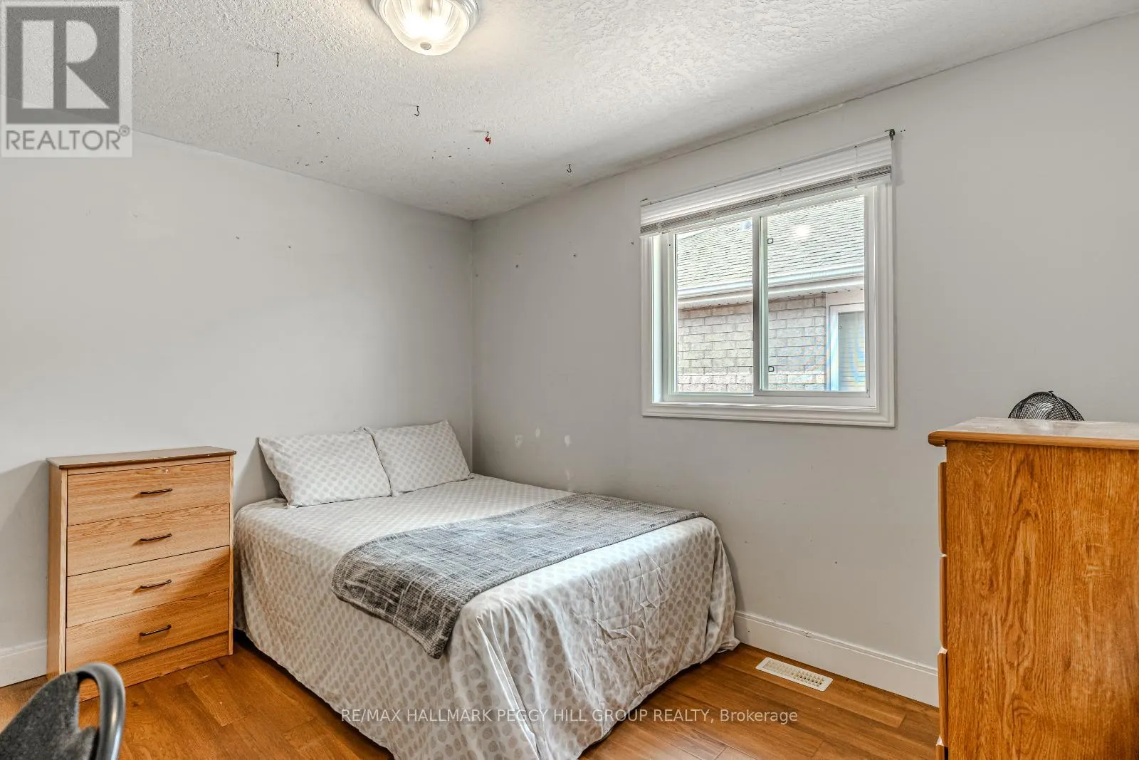 9 BUGGS GATE