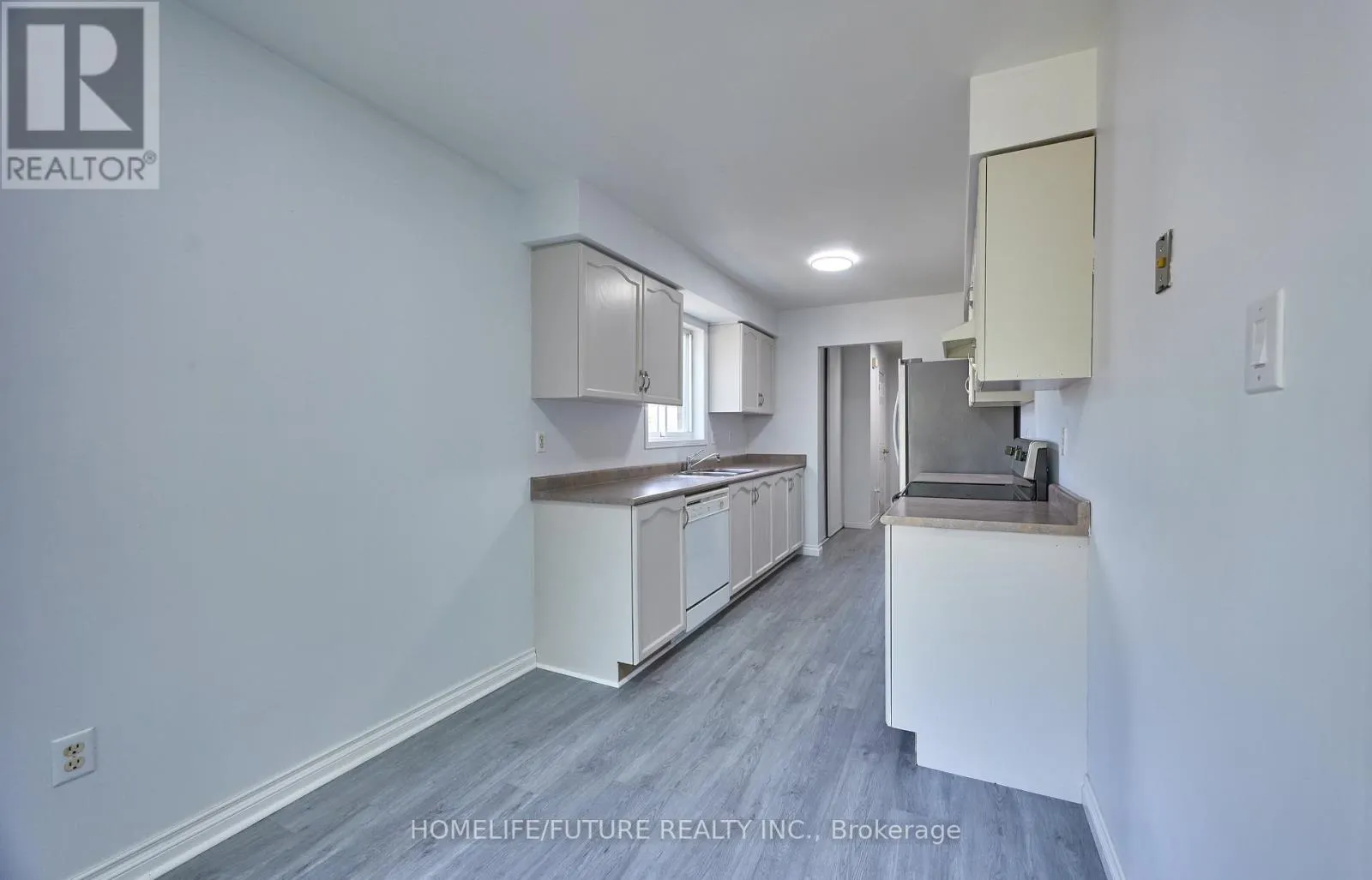 6 PICKETT CRESCENT
