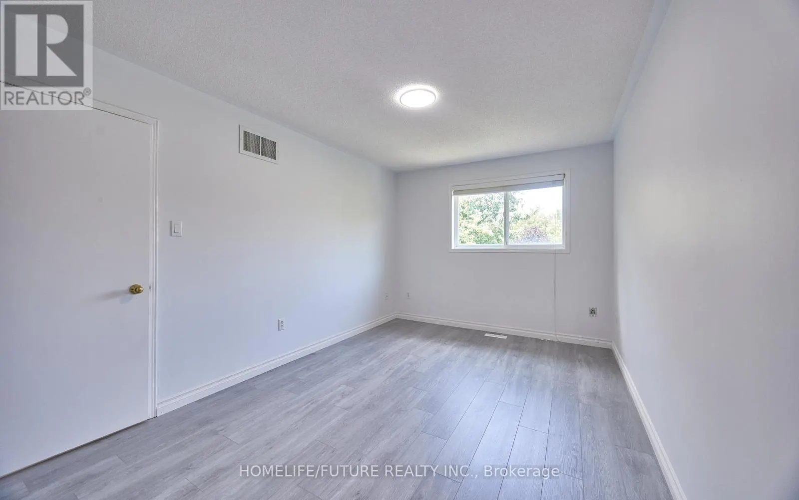 6 PICKETT CRESCENT