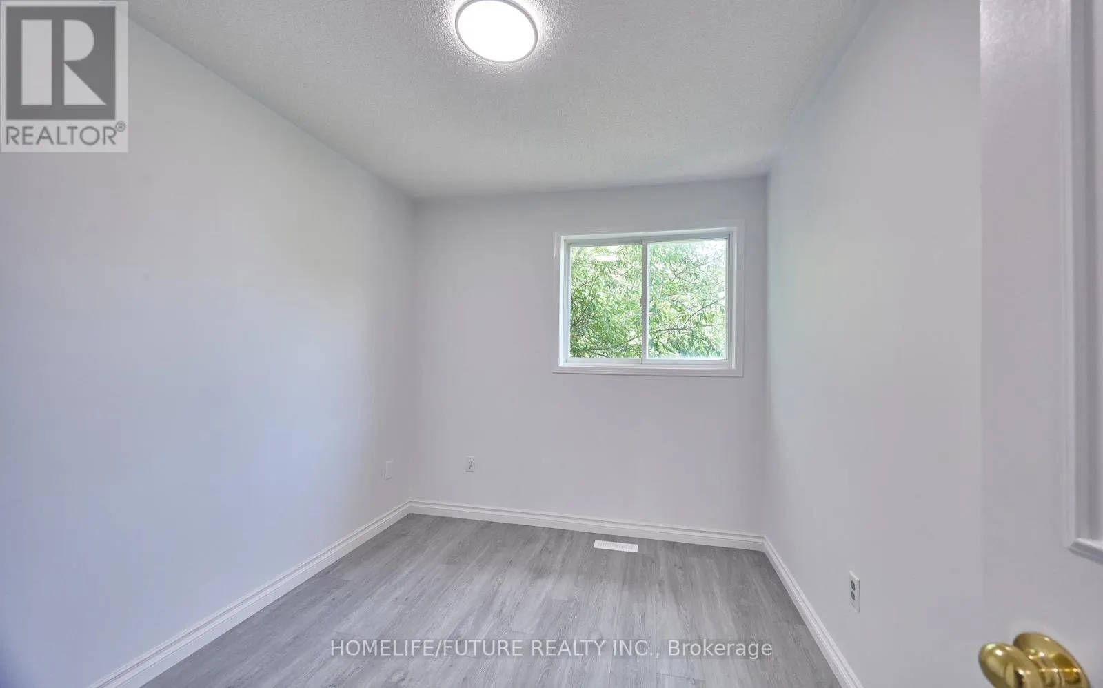 6 PICKETT CRESCENT