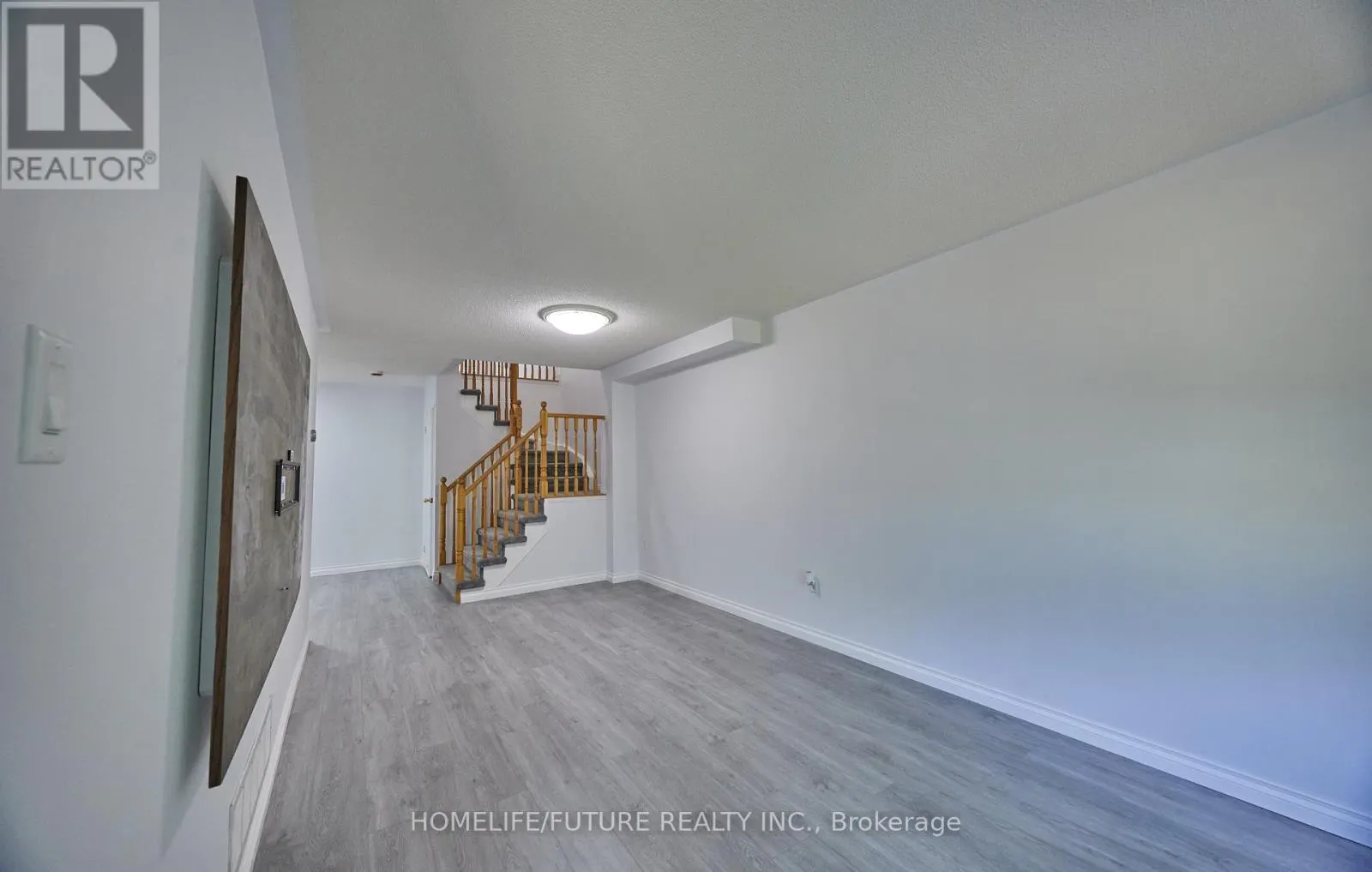 6 PICKETT CRESCENT
