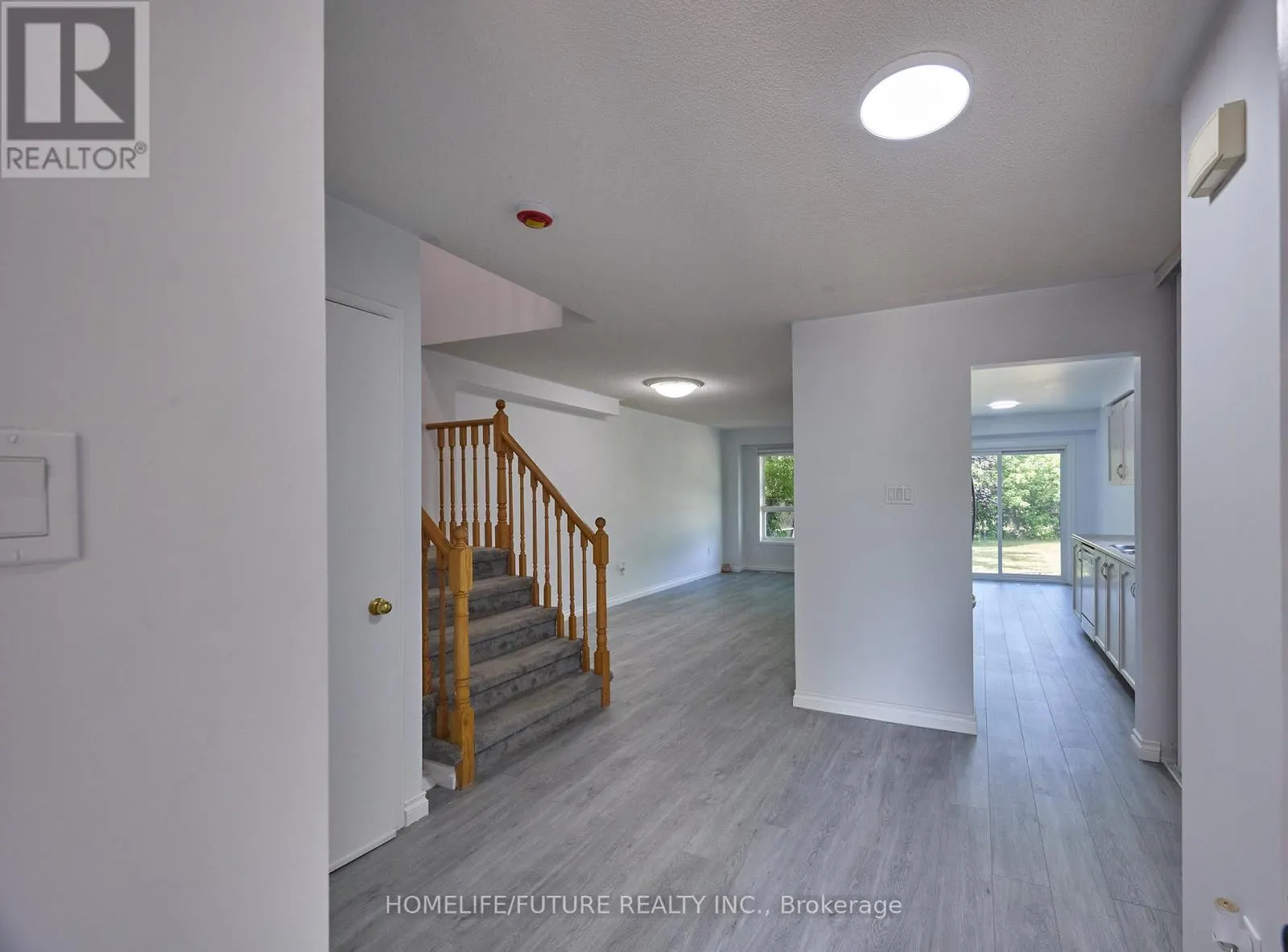 6 PICKETT CRESCENT